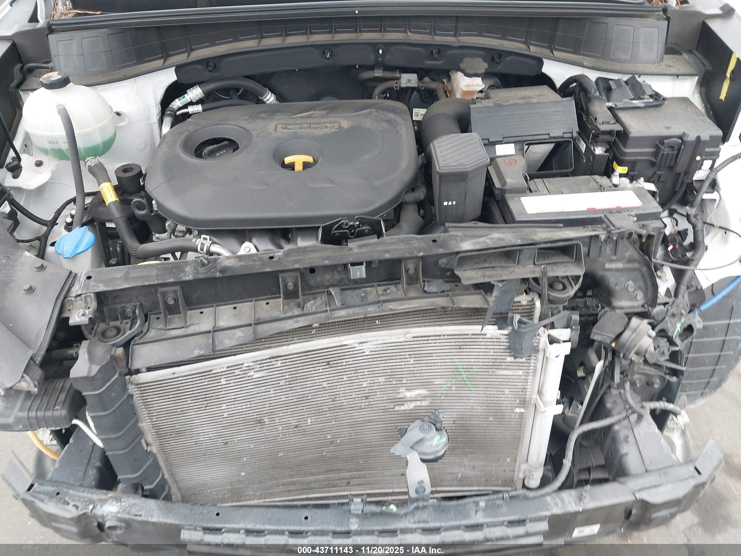 HYUNDAI TUCSON image 10