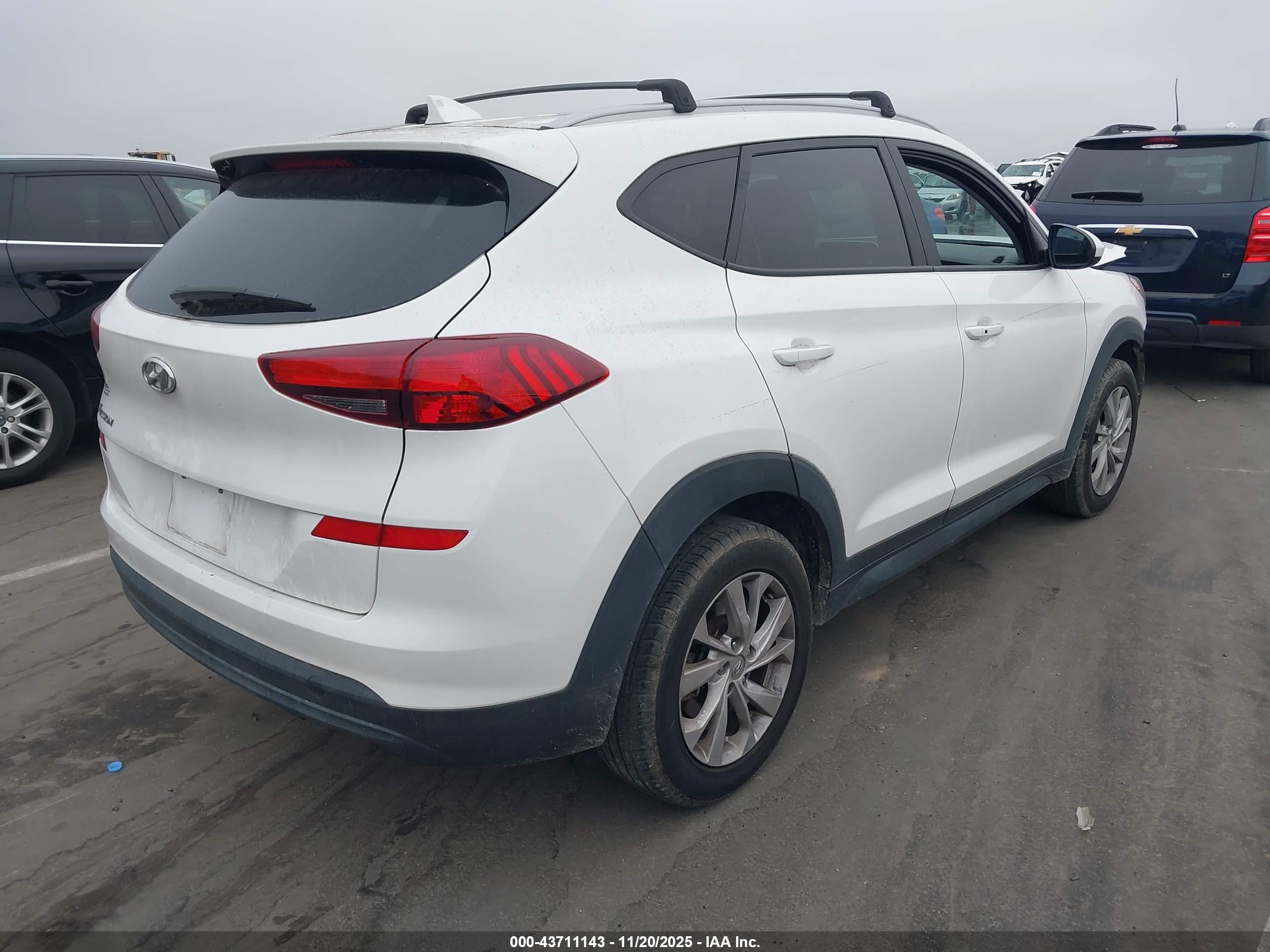 HYUNDAI TUCSON image 4