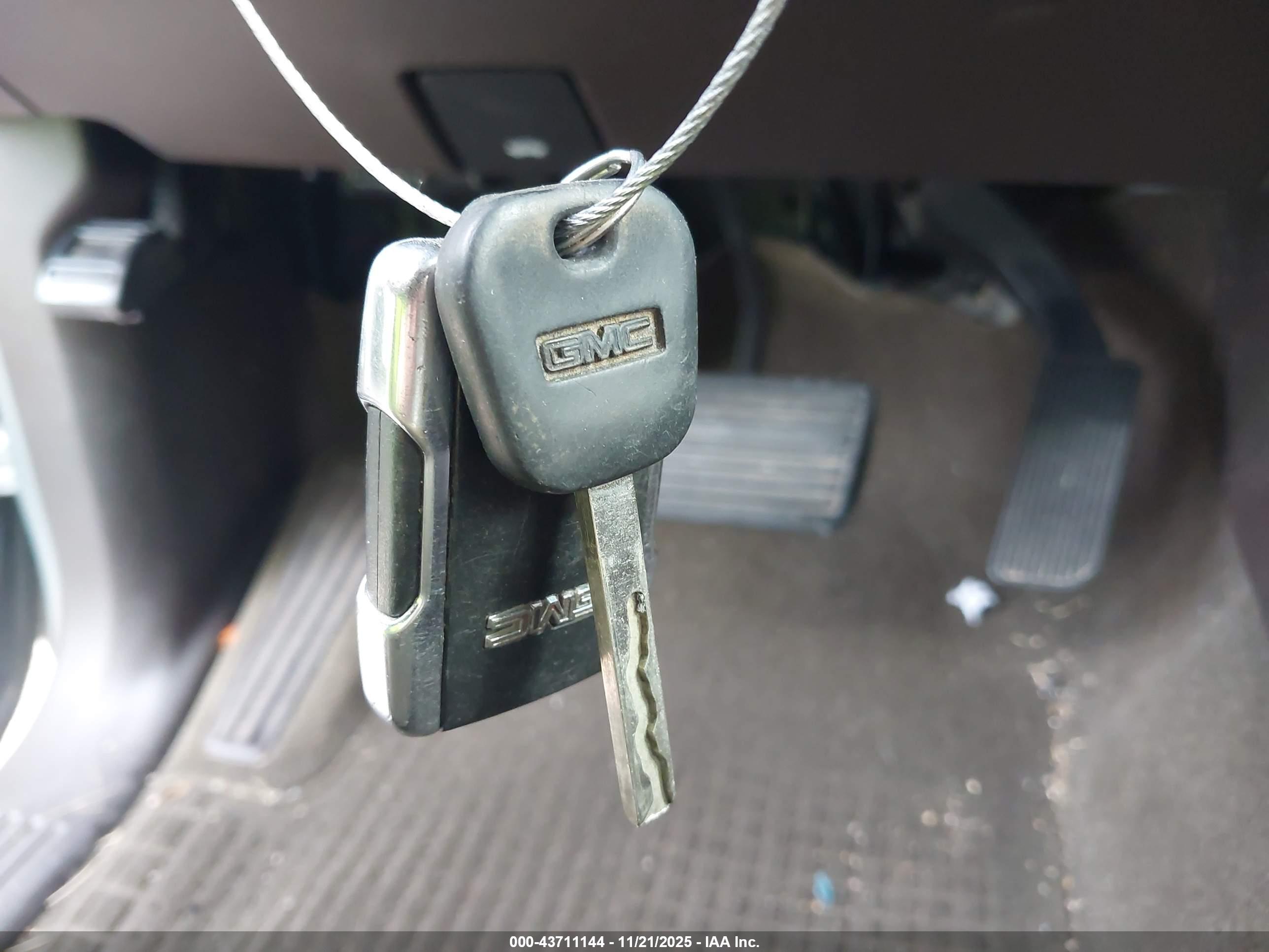 GMC SIERRA image 11