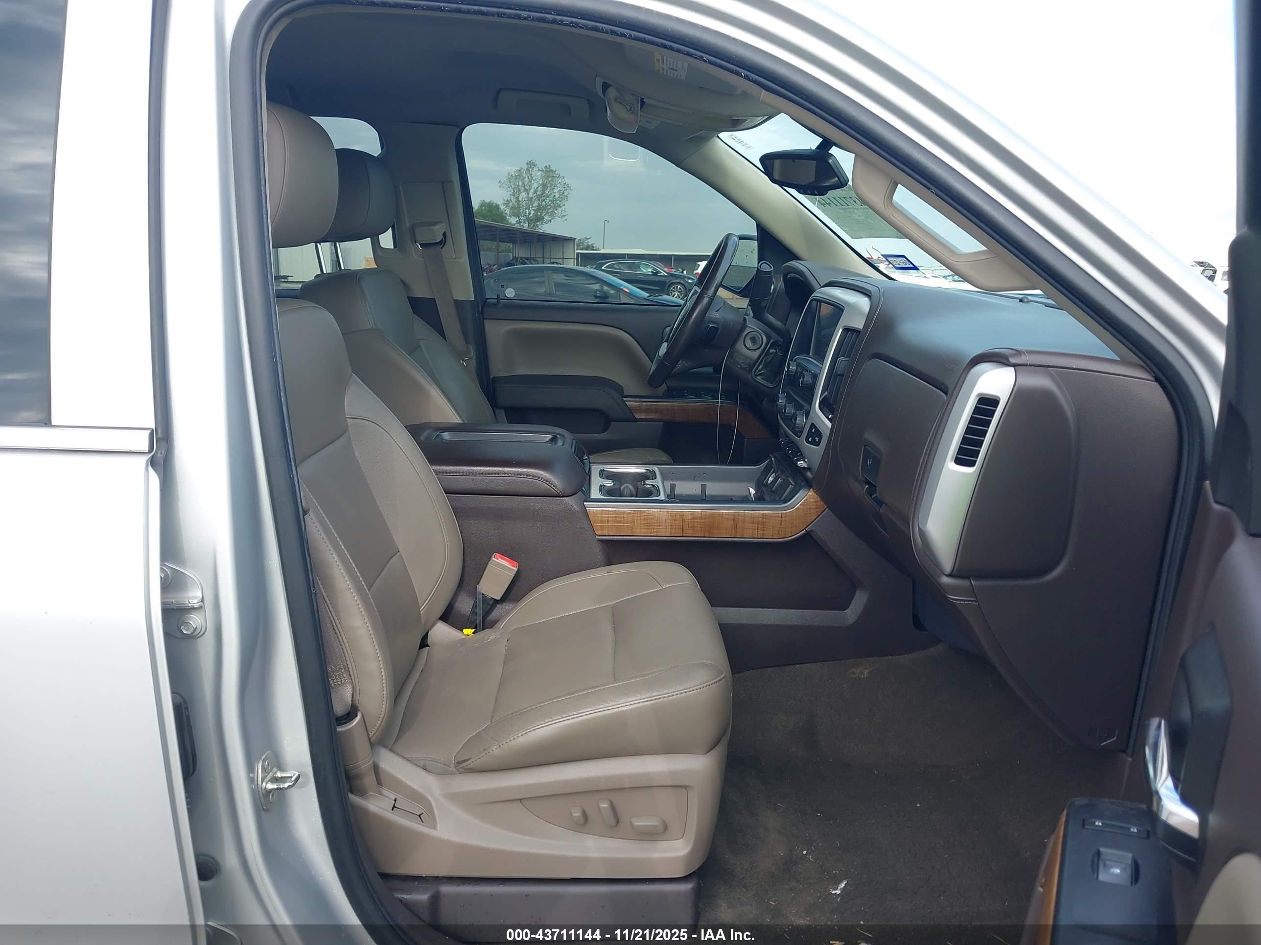 GMC SIERRA image 5