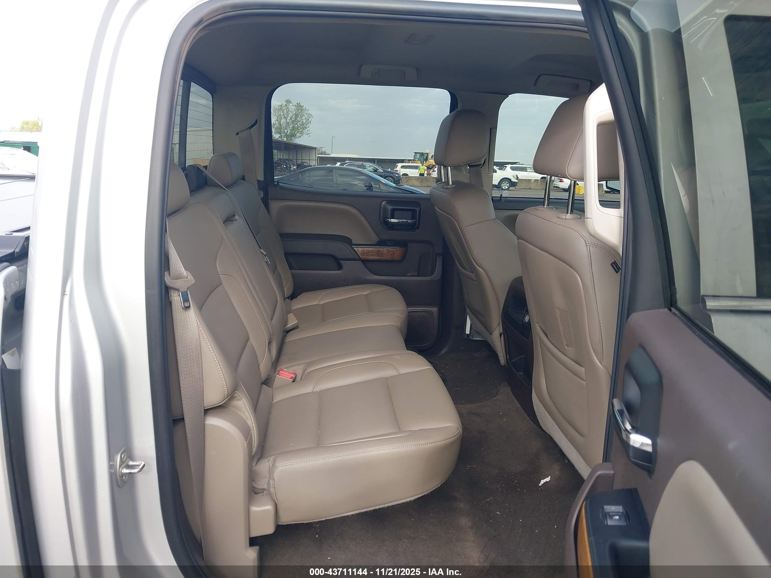 GMC SIERRA image 8