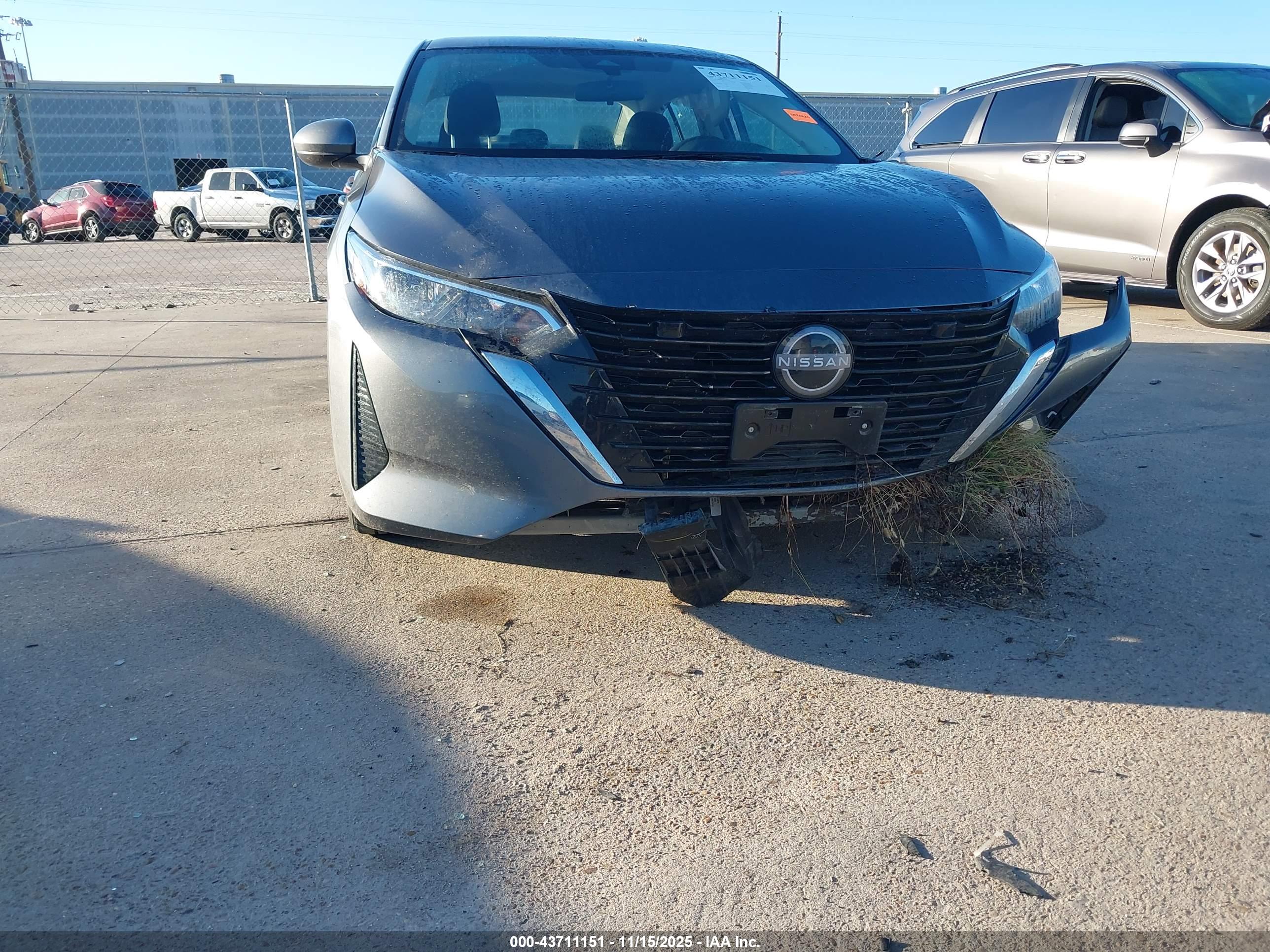 NISSAN SENTRA image 6