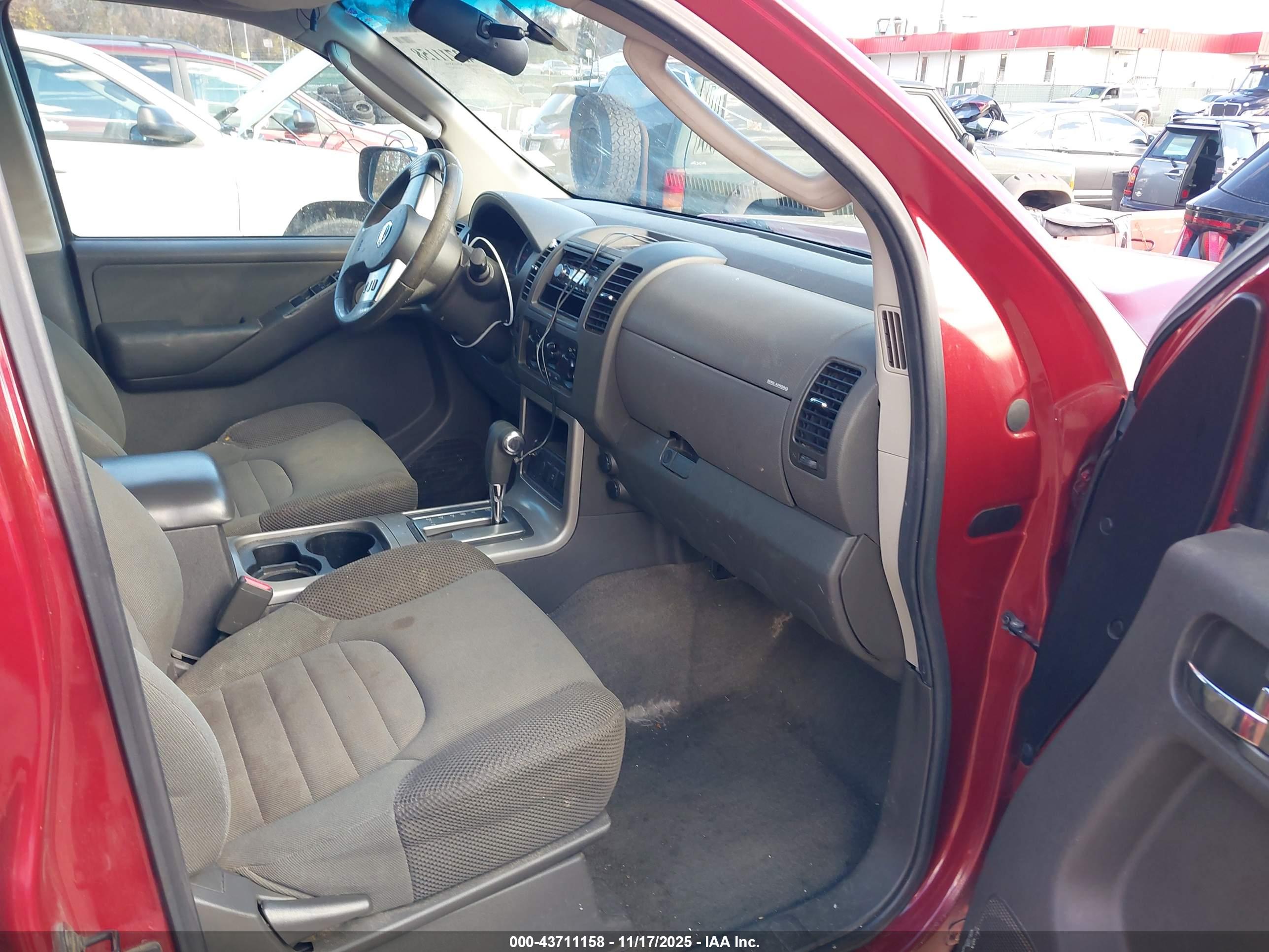 NISSAN PATHFINDER image 5