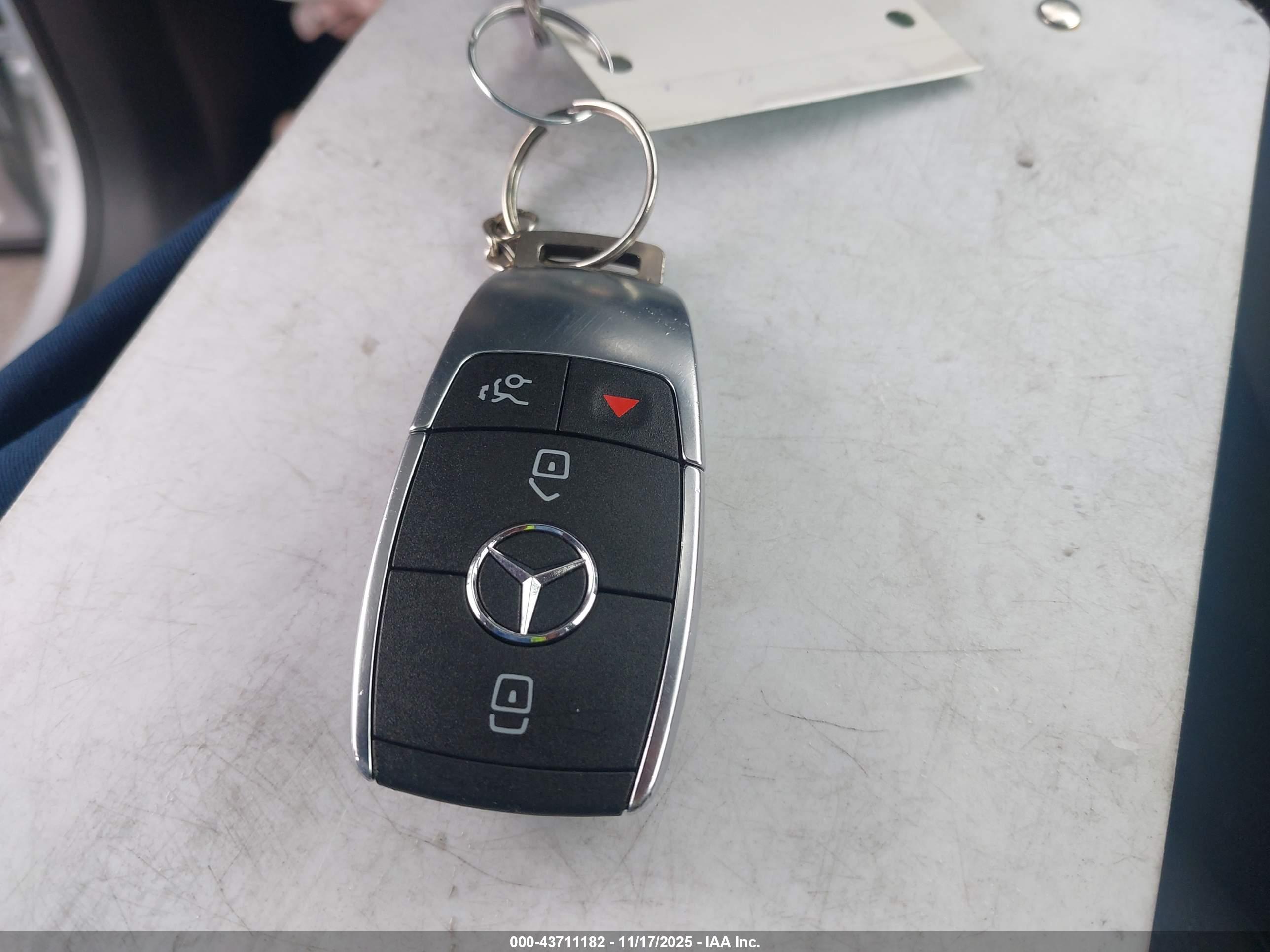 MERCEDES-BENZ GLE image 11