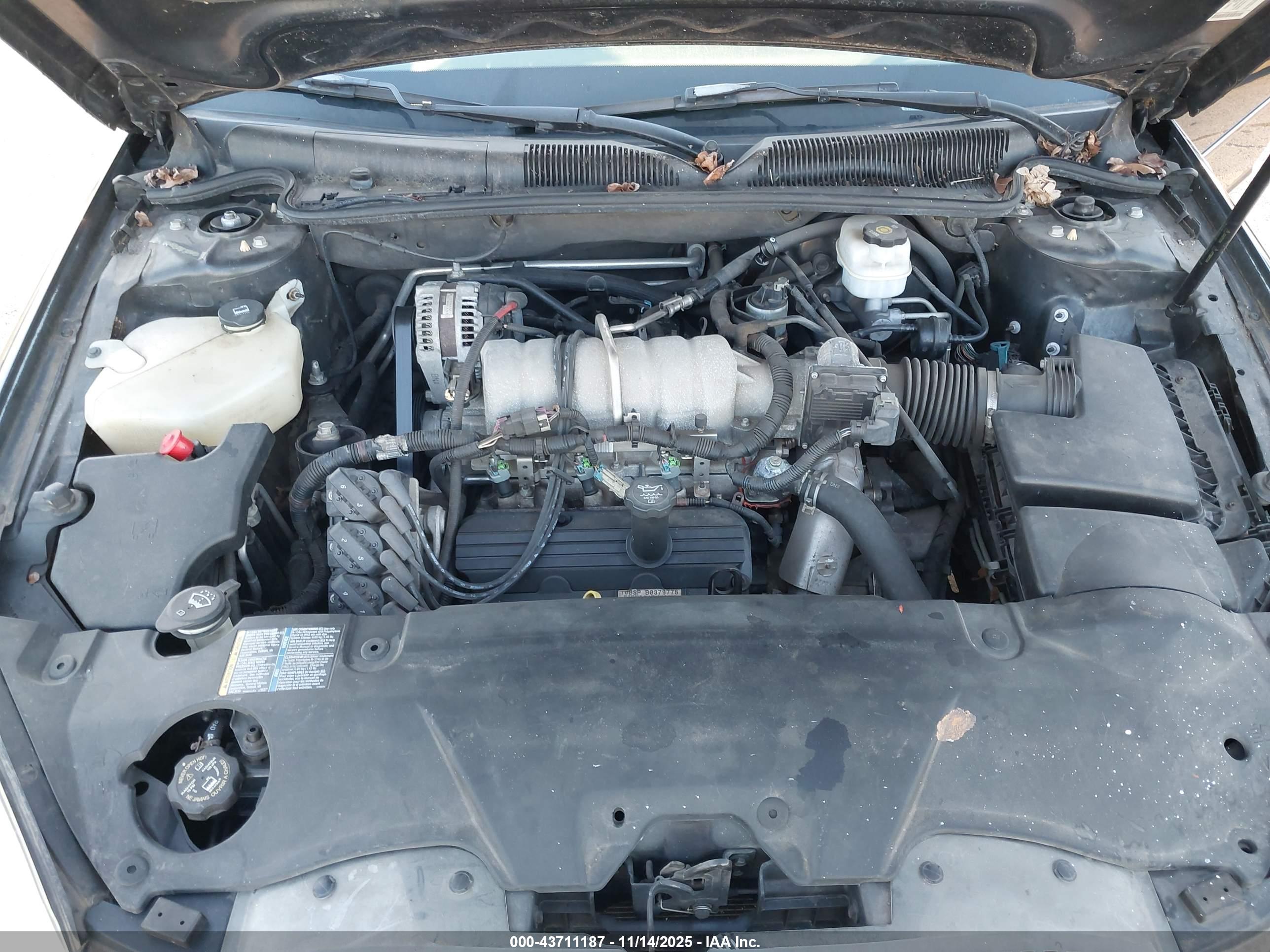 BUICK LUCERNE image 10