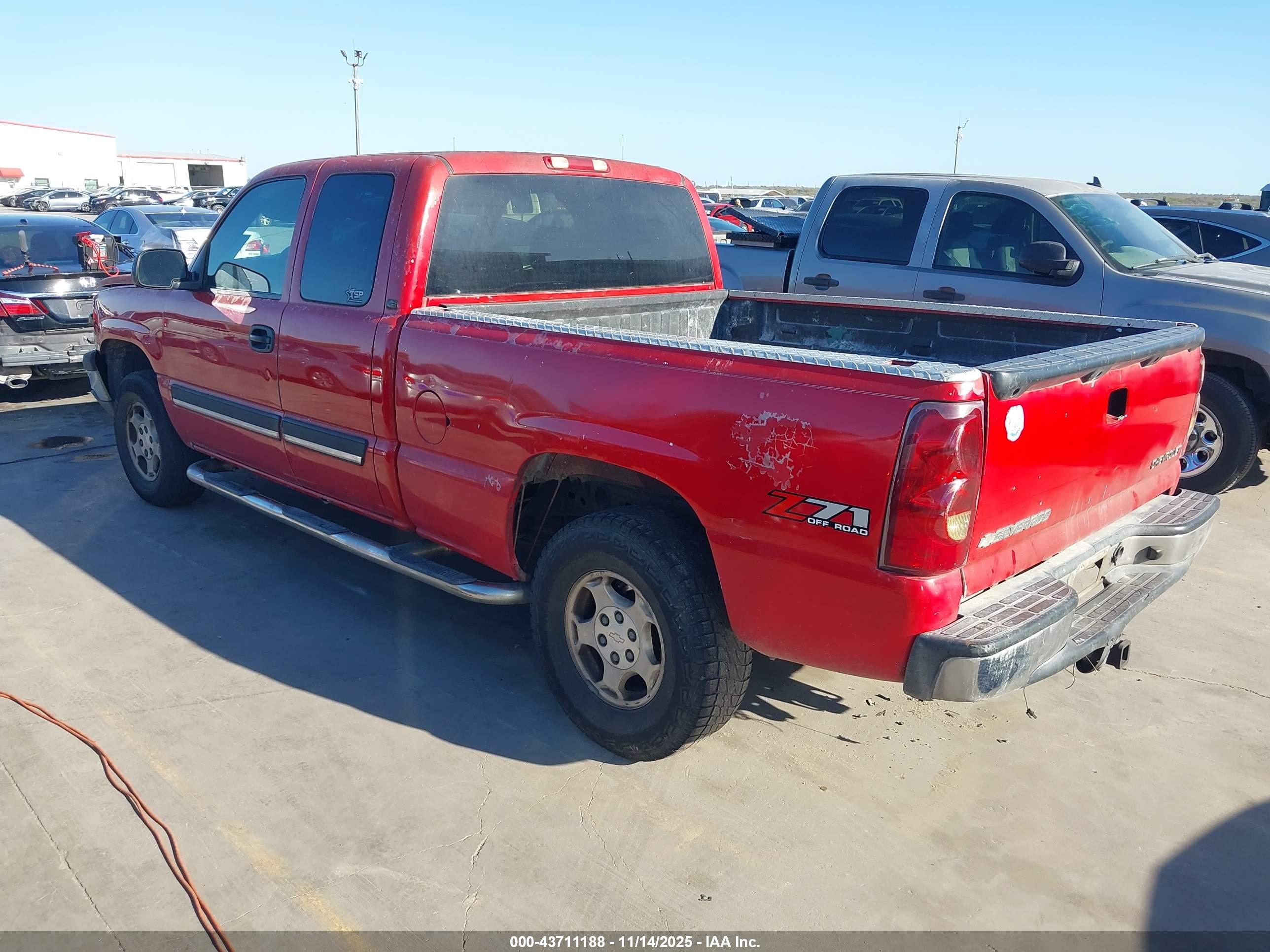CHEVROLET SILVERADO image 3