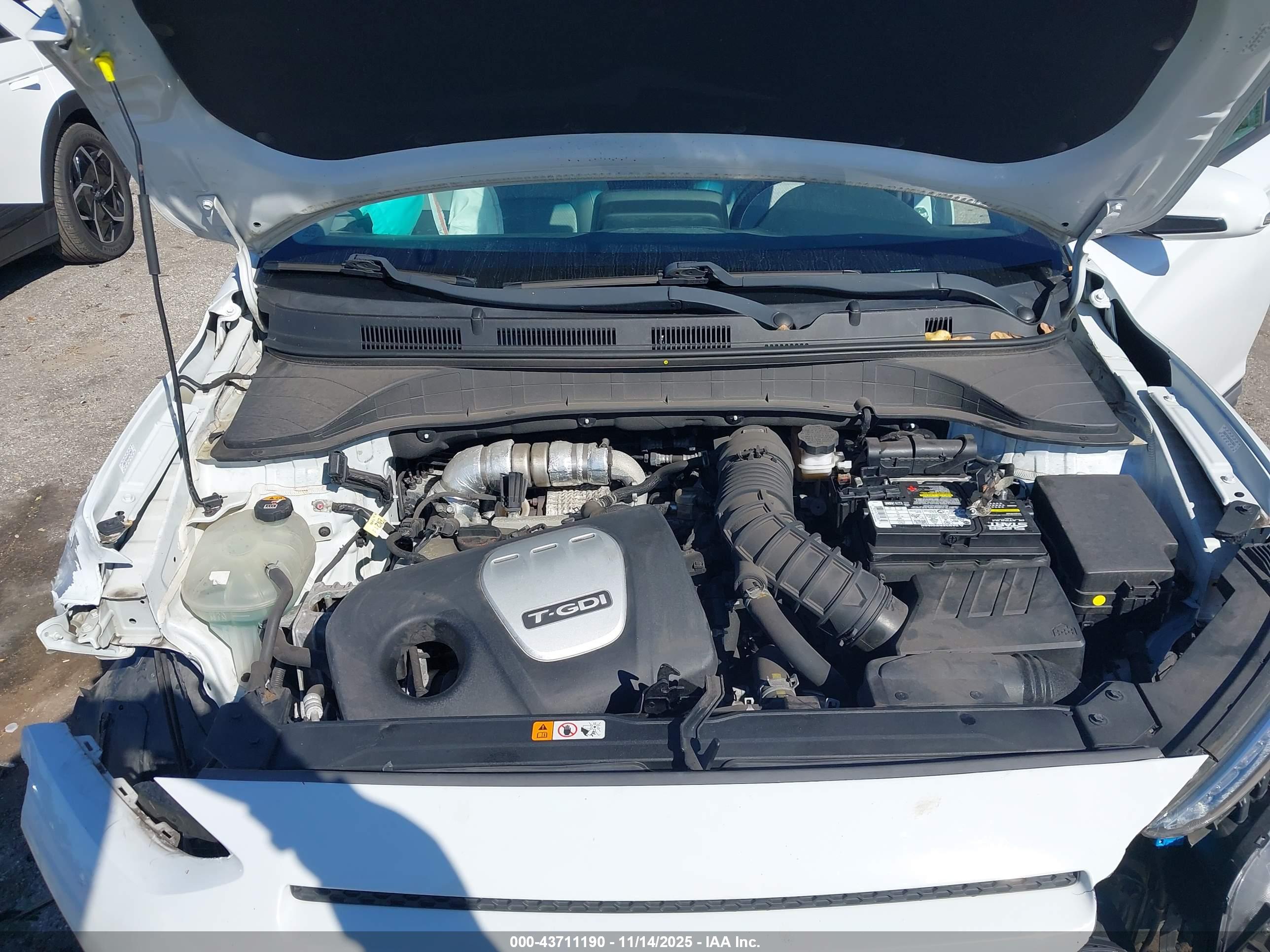HYUNDAI KONA image 10