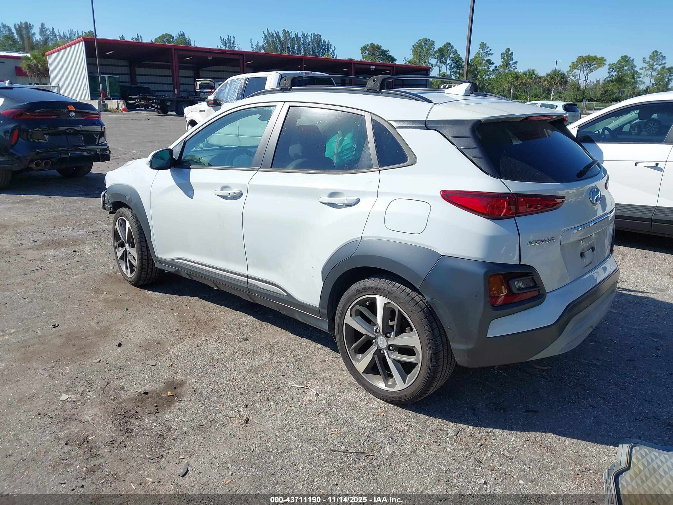 HYUNDAI KONA image 3