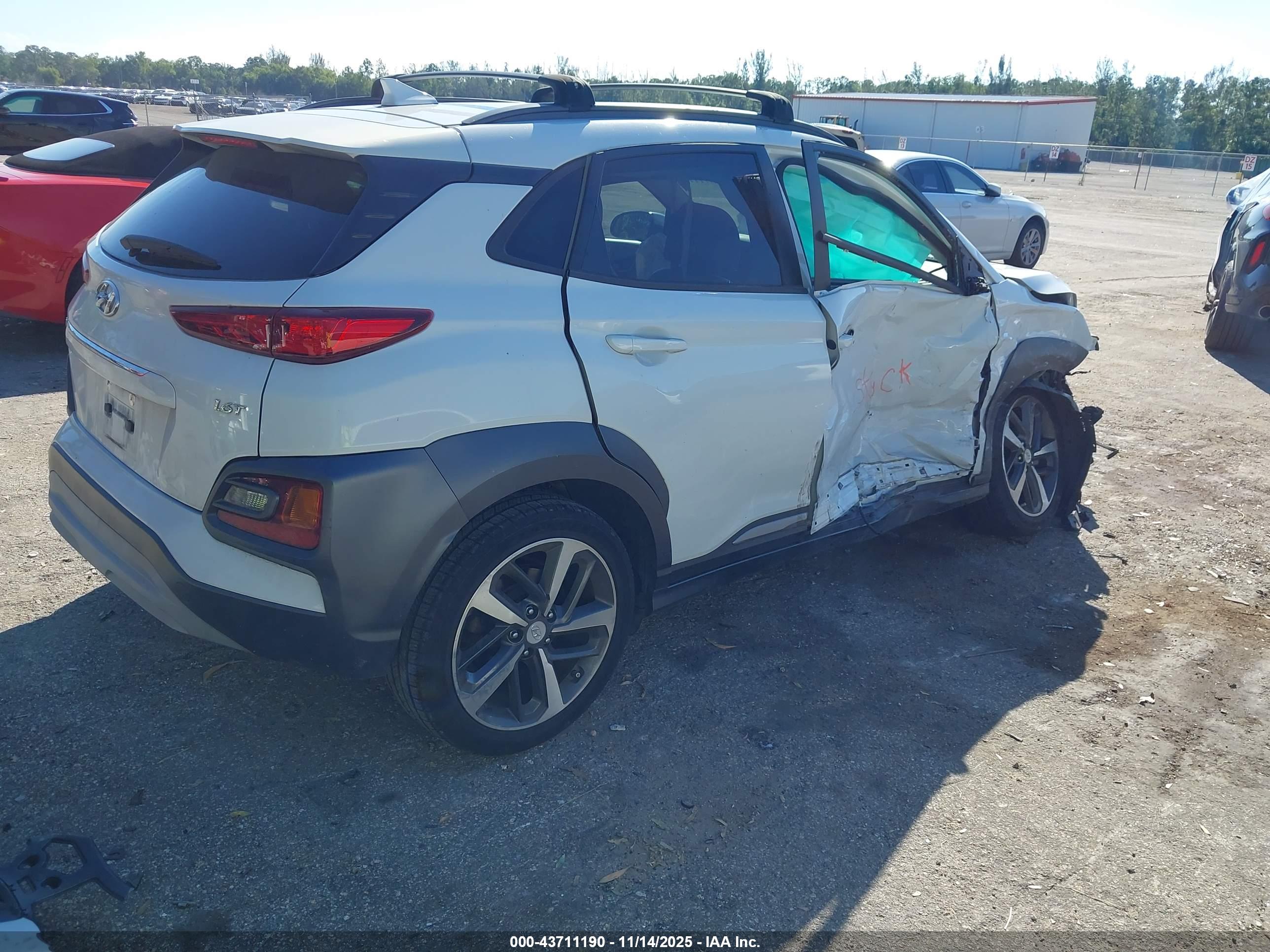 HYUNDAI KONA image 4