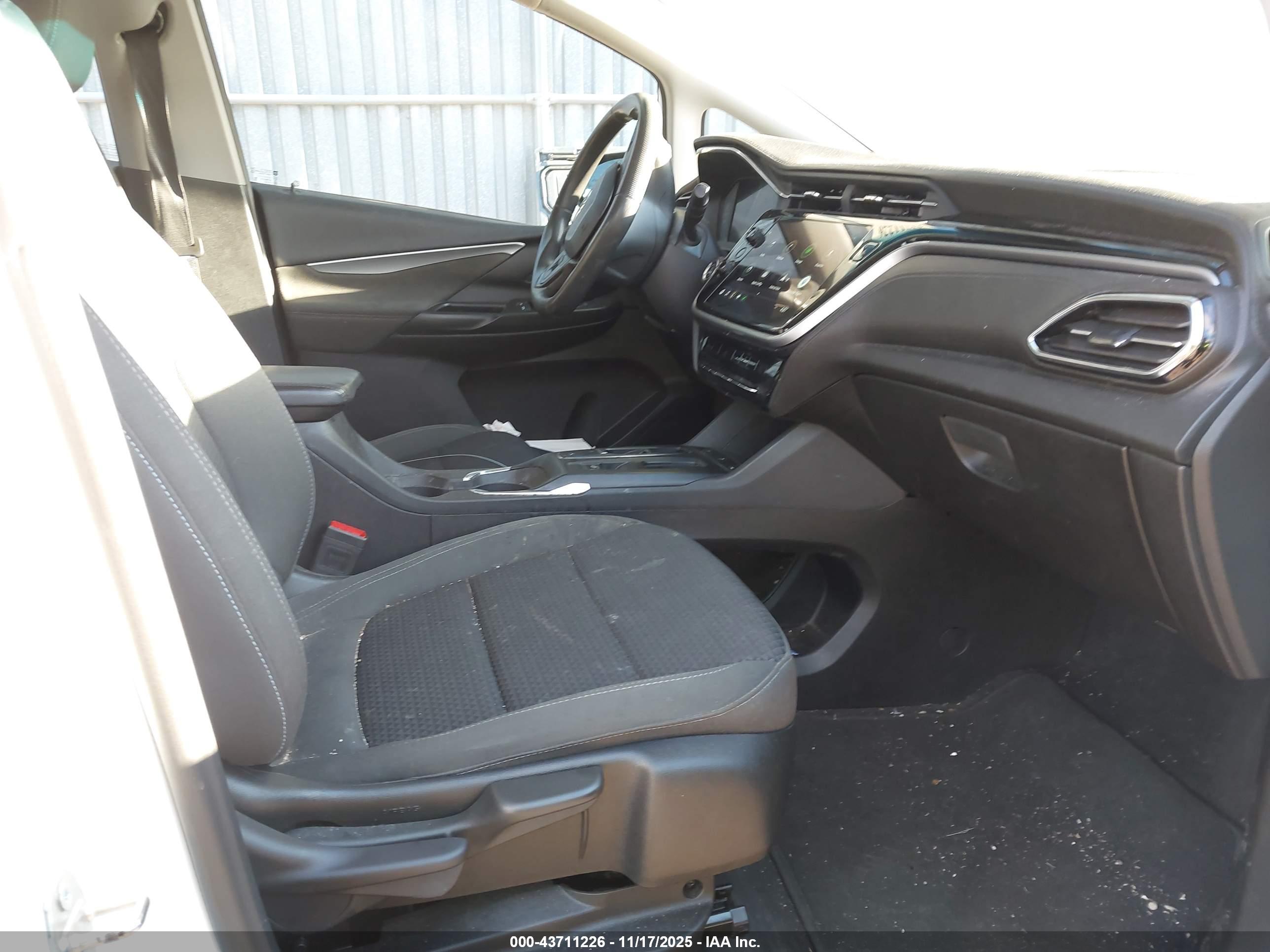 CHEVROLET BOLT image 5