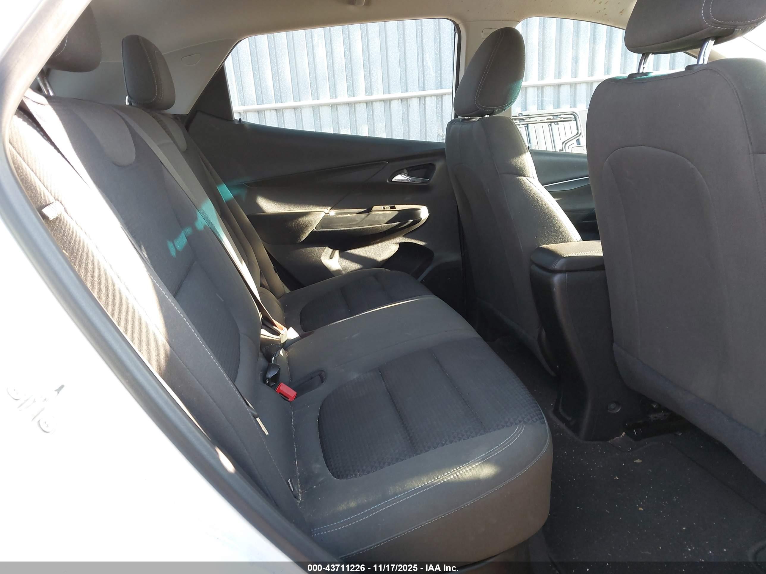 CHEVROLET BOLT image 8