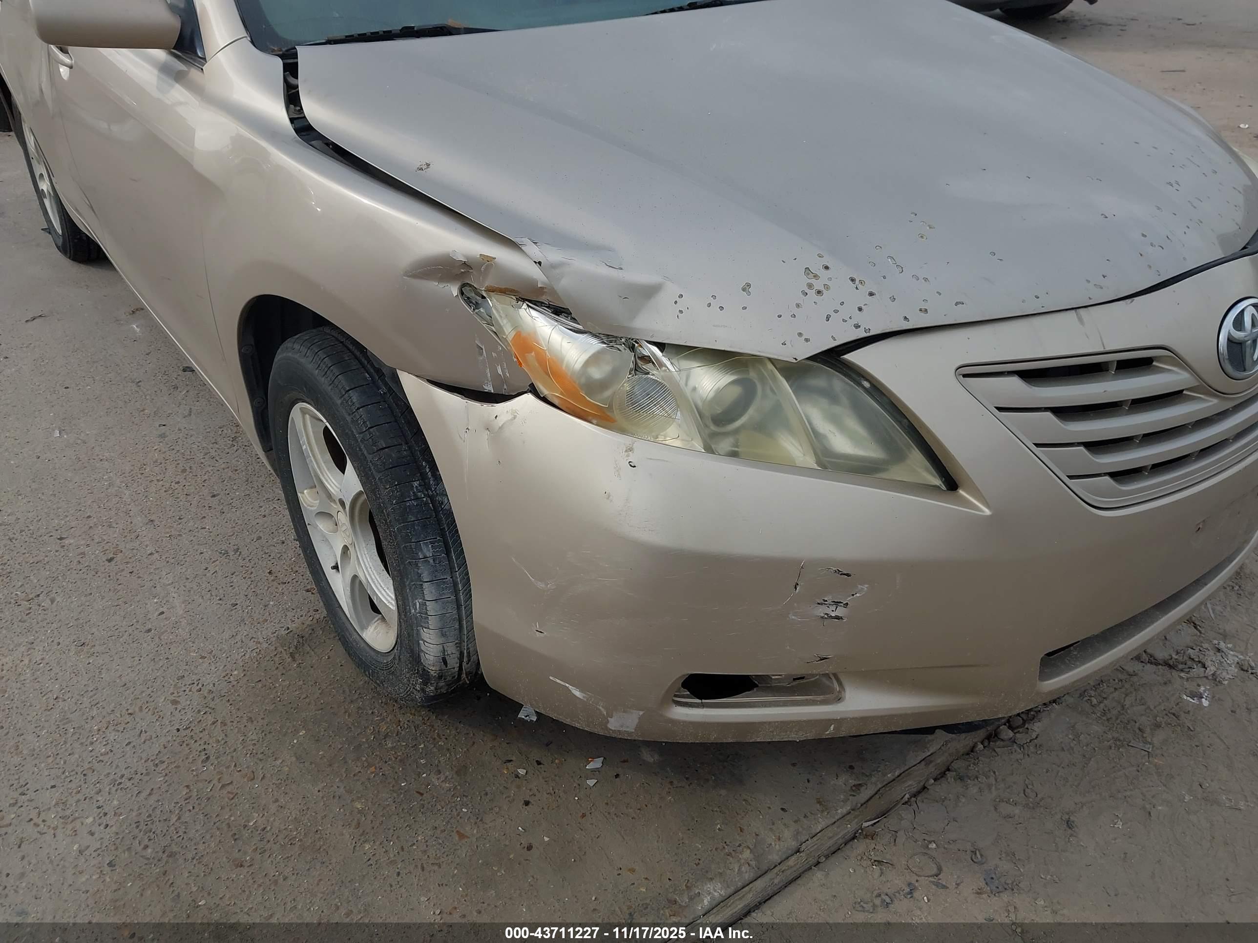 TOYOTA CAMRY image 6
