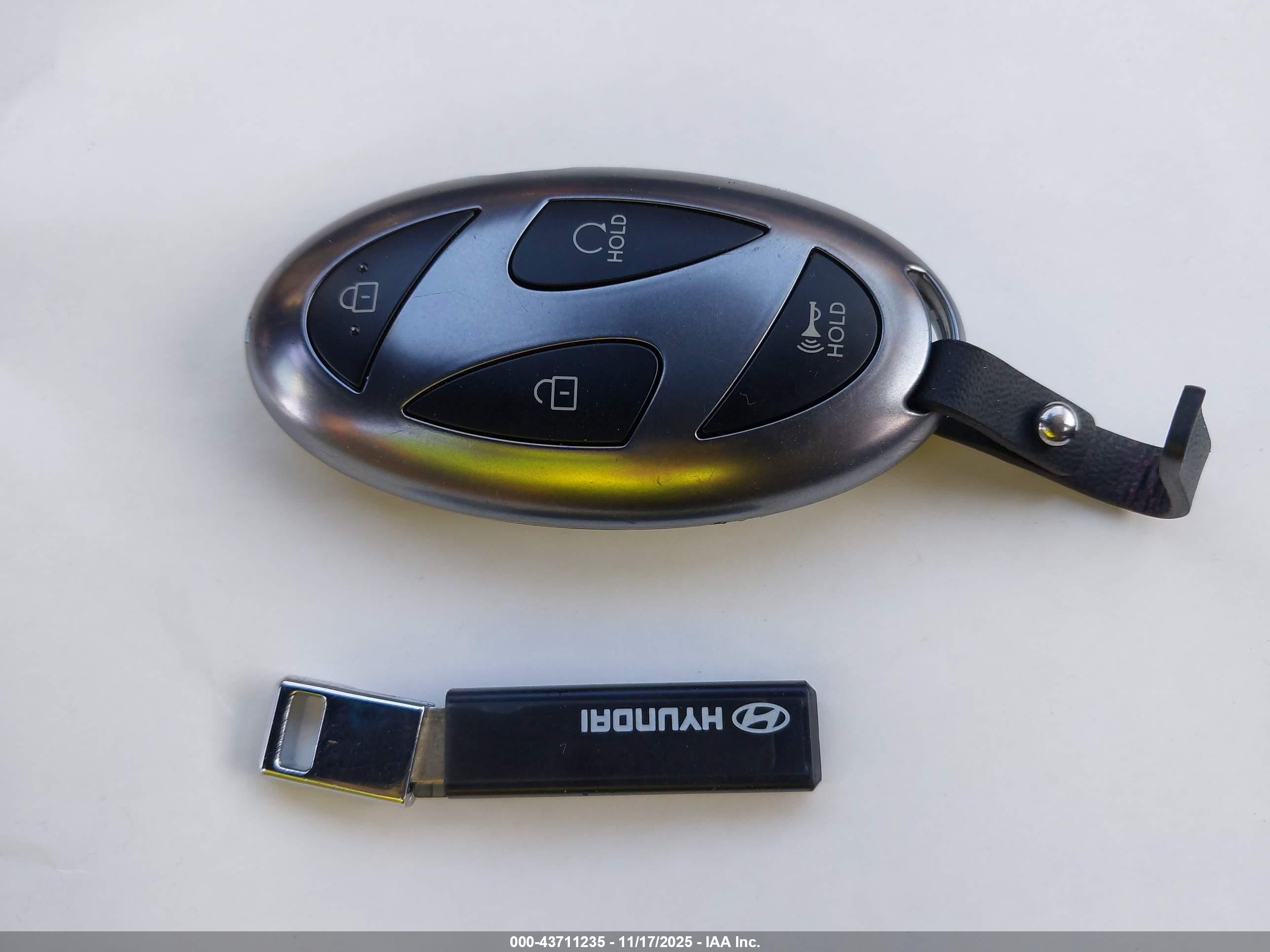 HYUNDAI TUCSON image 11