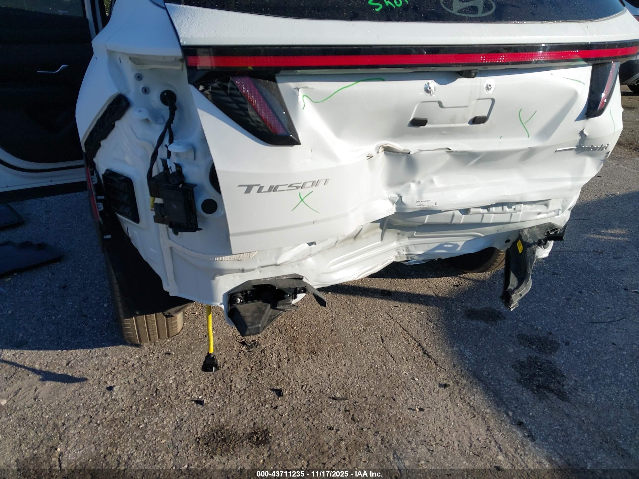 HYUNDAI TUCSON image 6