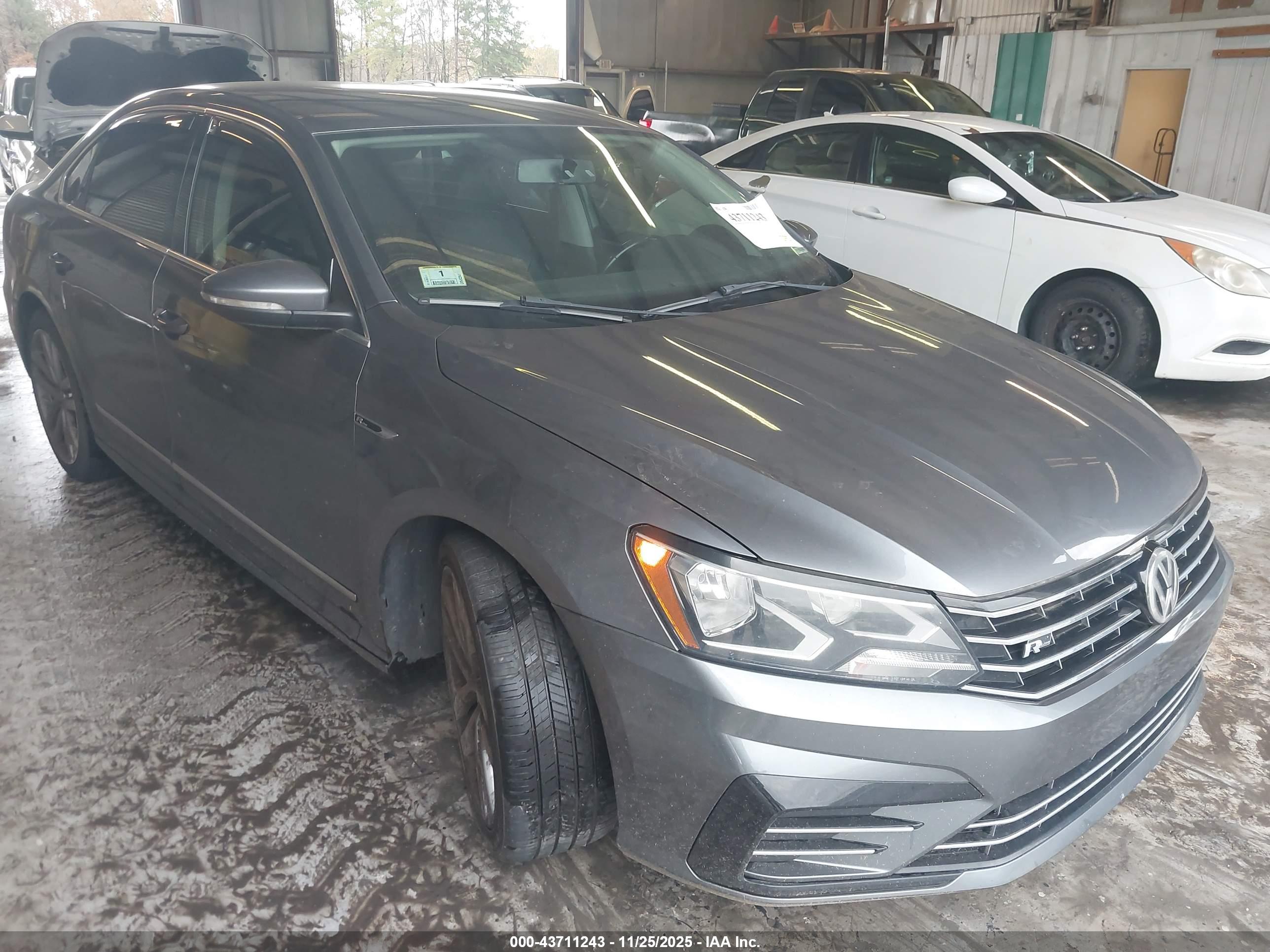 VOLKSWAGEN PASSAT image 6