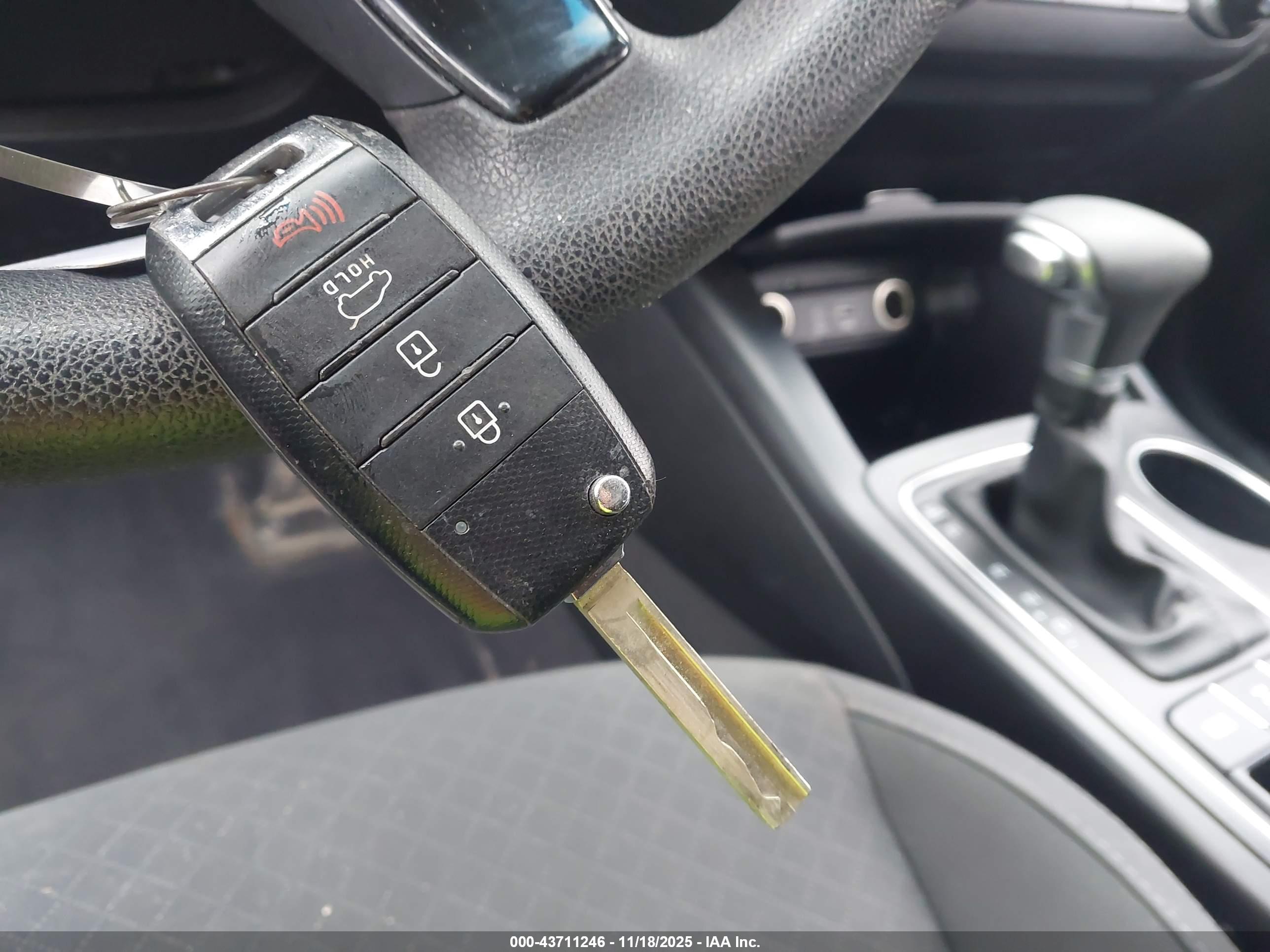 KIA SORENTO image 11