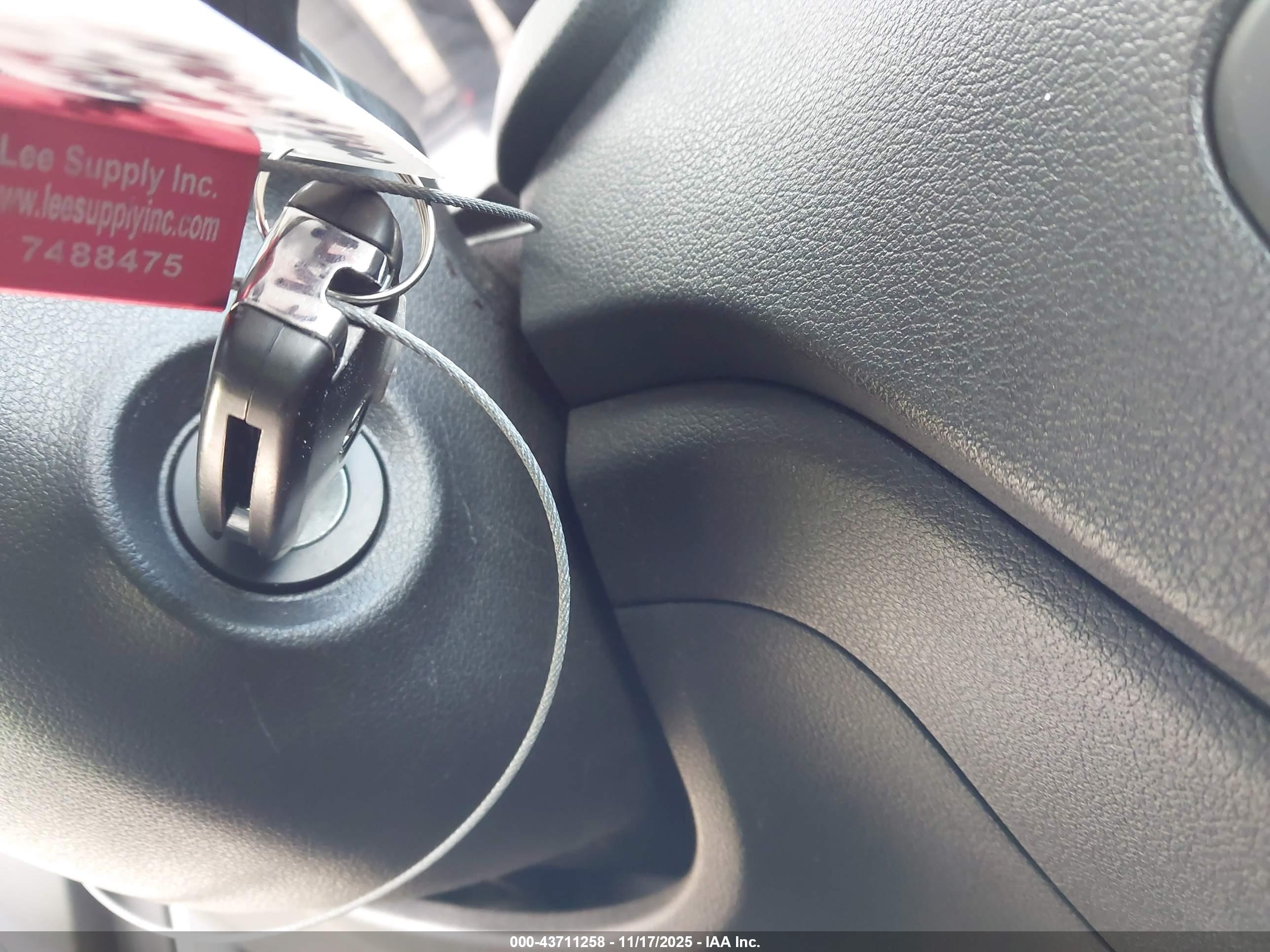 HYUNDAI ACCENT image 11