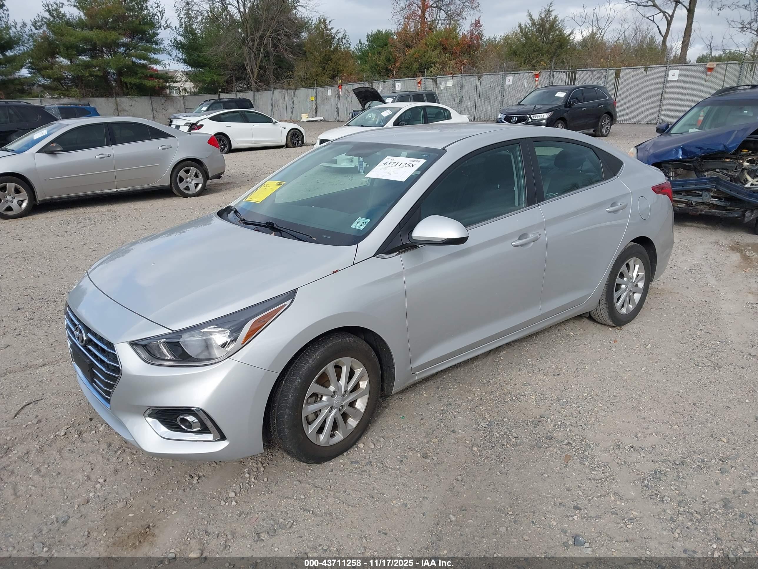HYUNDAI ACCENT image 2