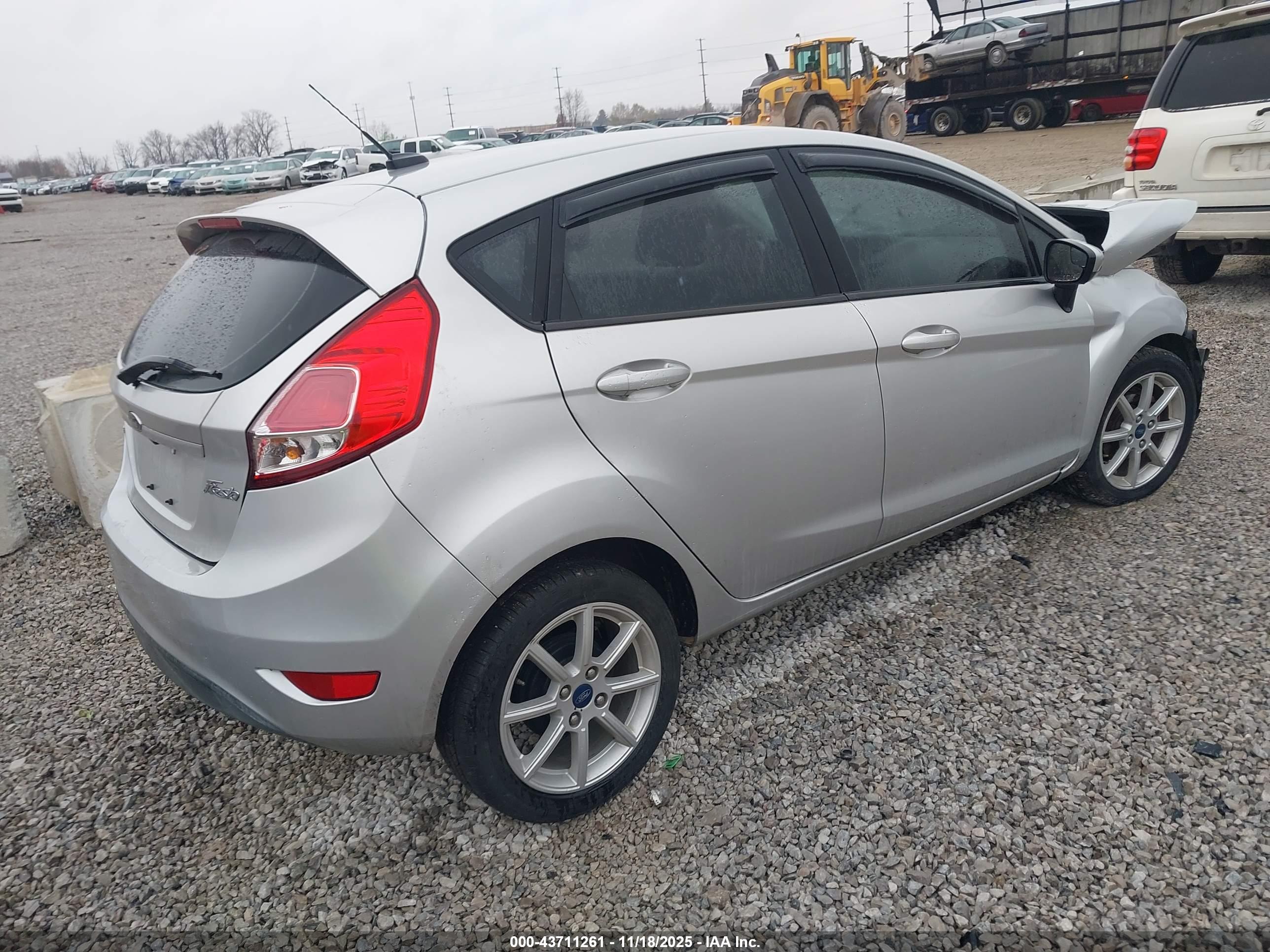 FORD FIESTA image 4