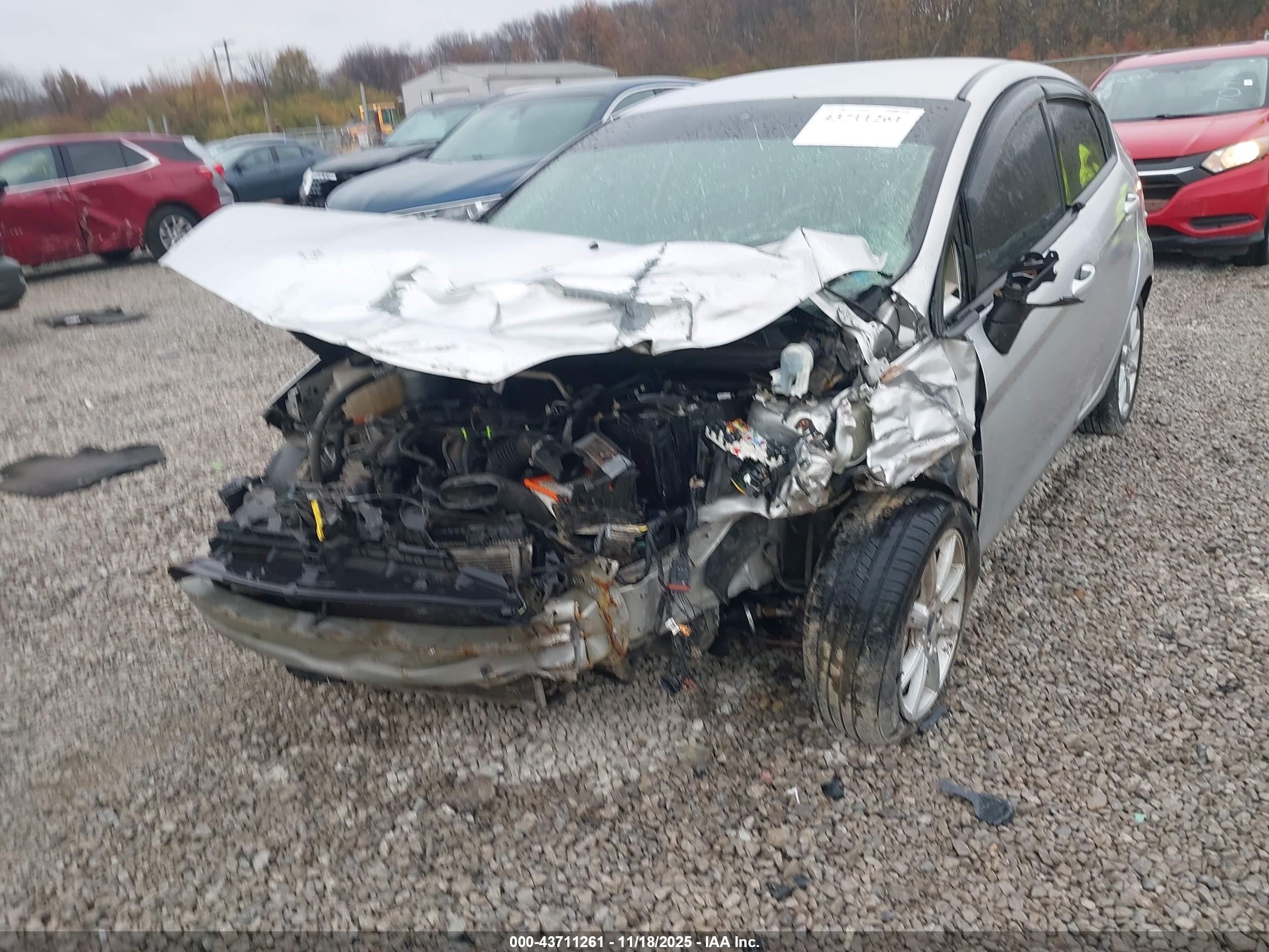FORD FIESTA image 6