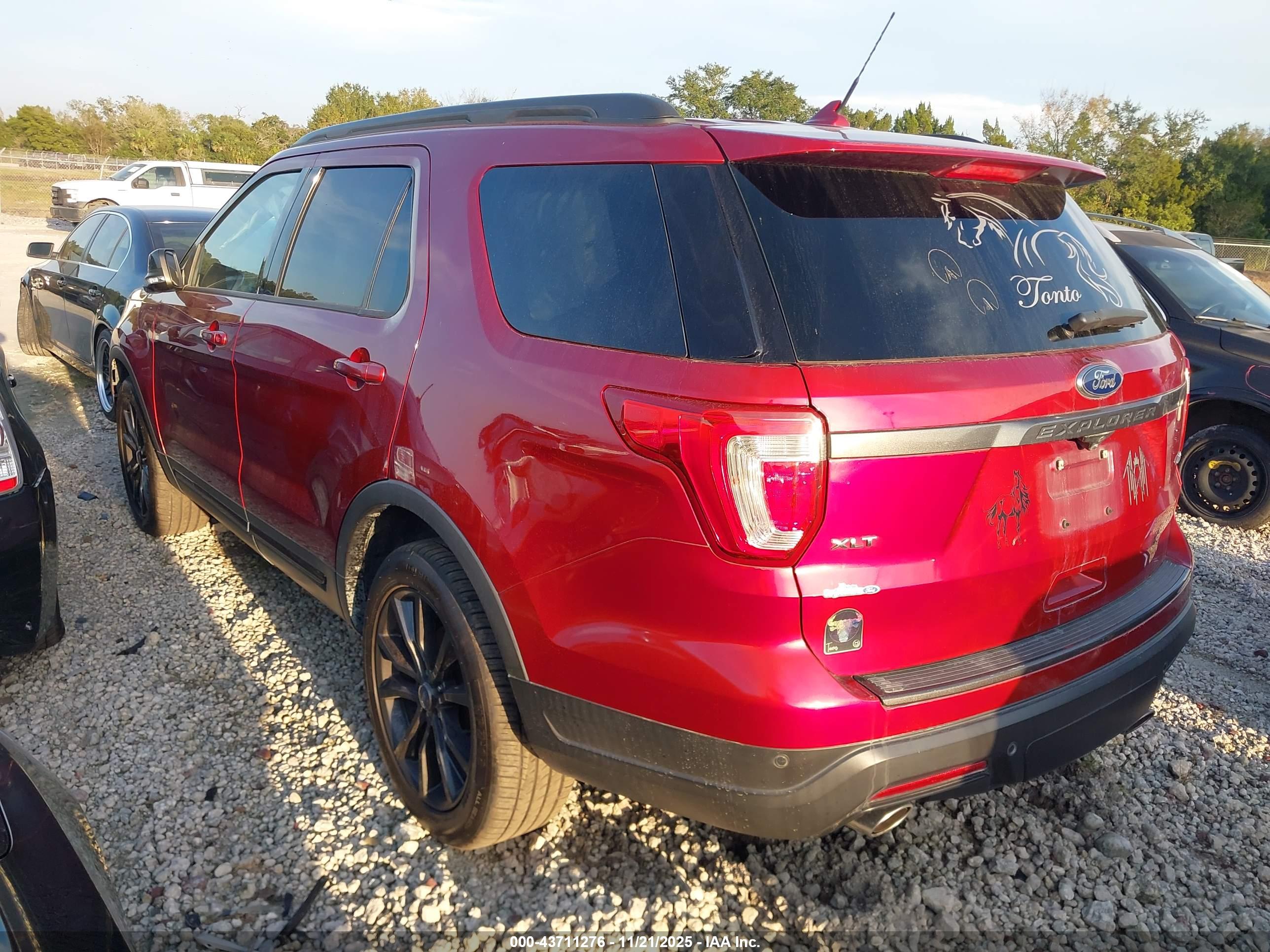FORD EXPLORER image 3