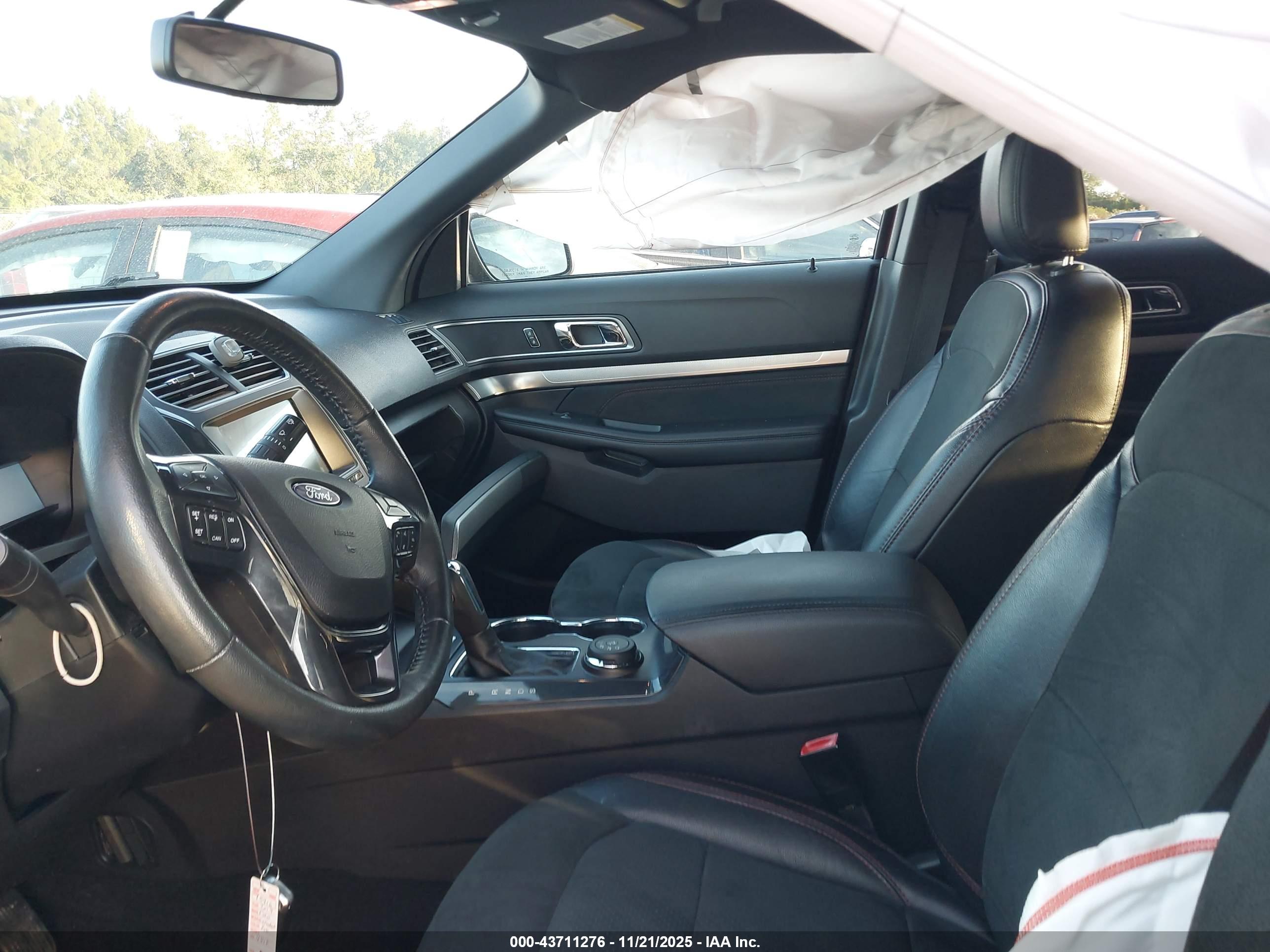 FORD EXPLORER image 5