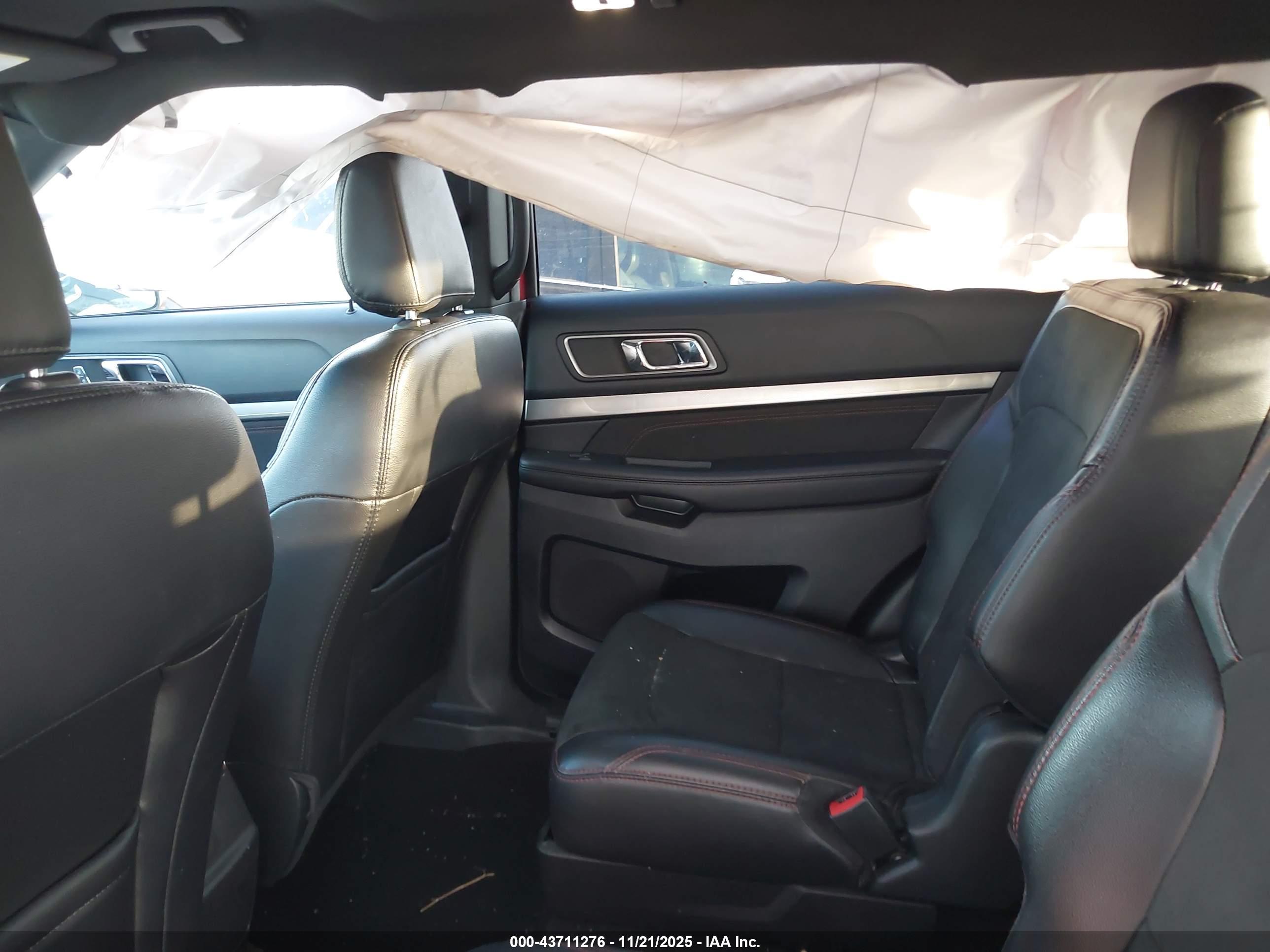 FORD EXPLORER image 8