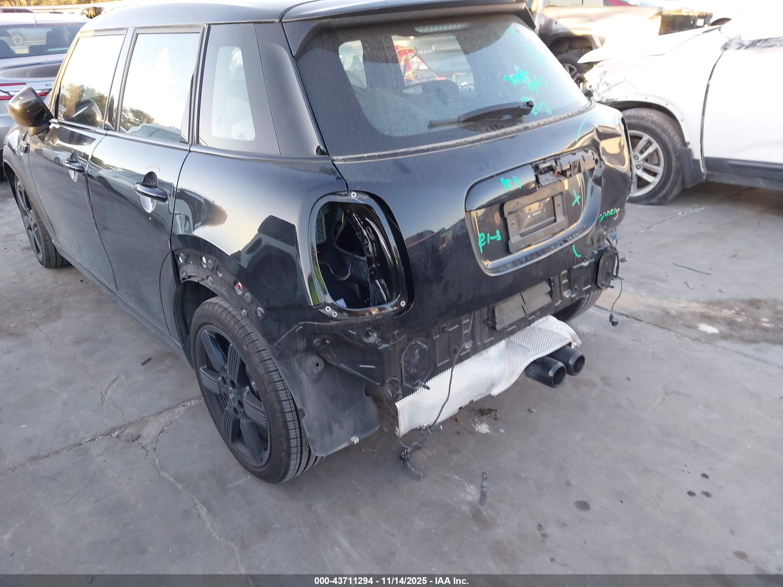 MINI HARDTOP image 6