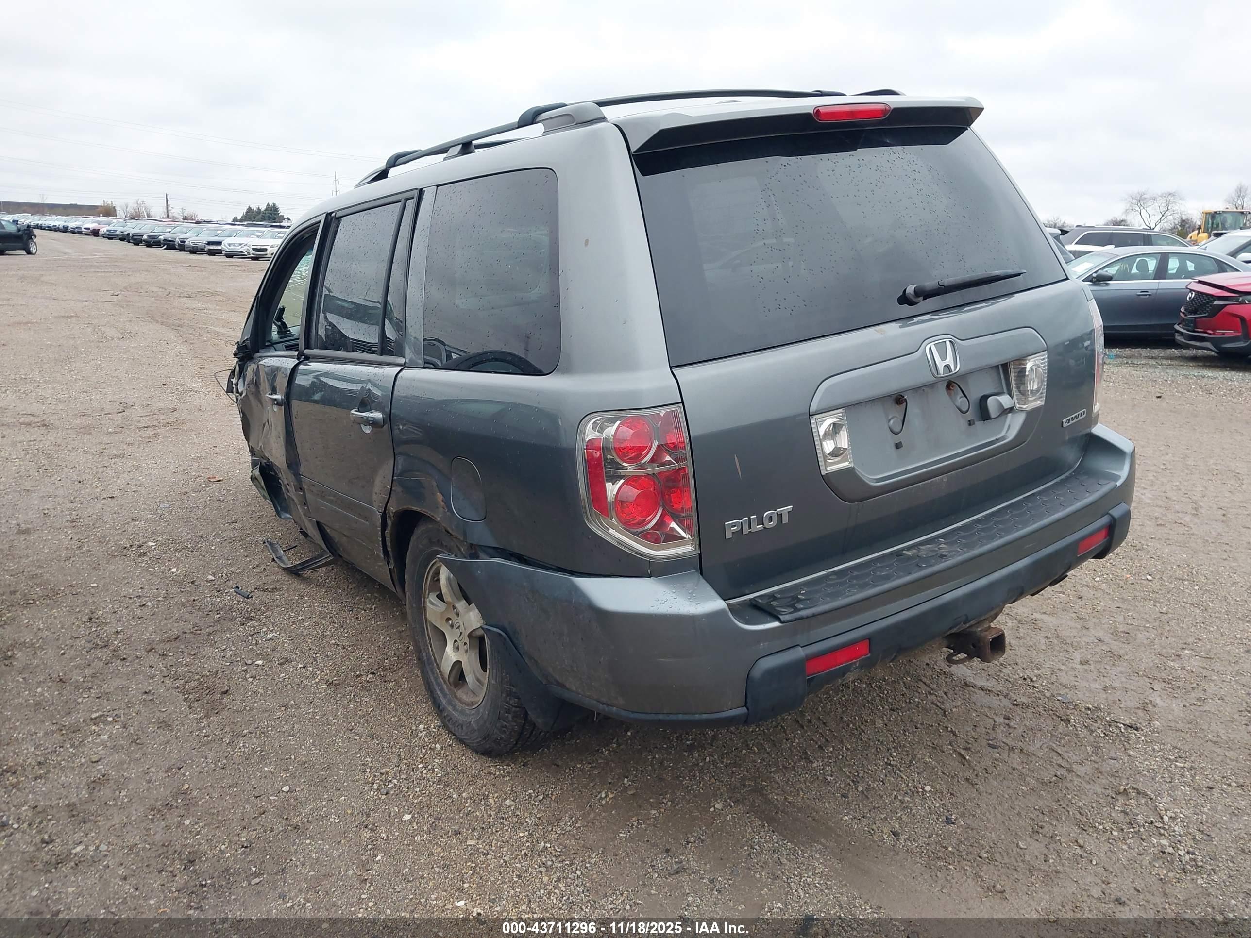 HONDA PILOT image 3