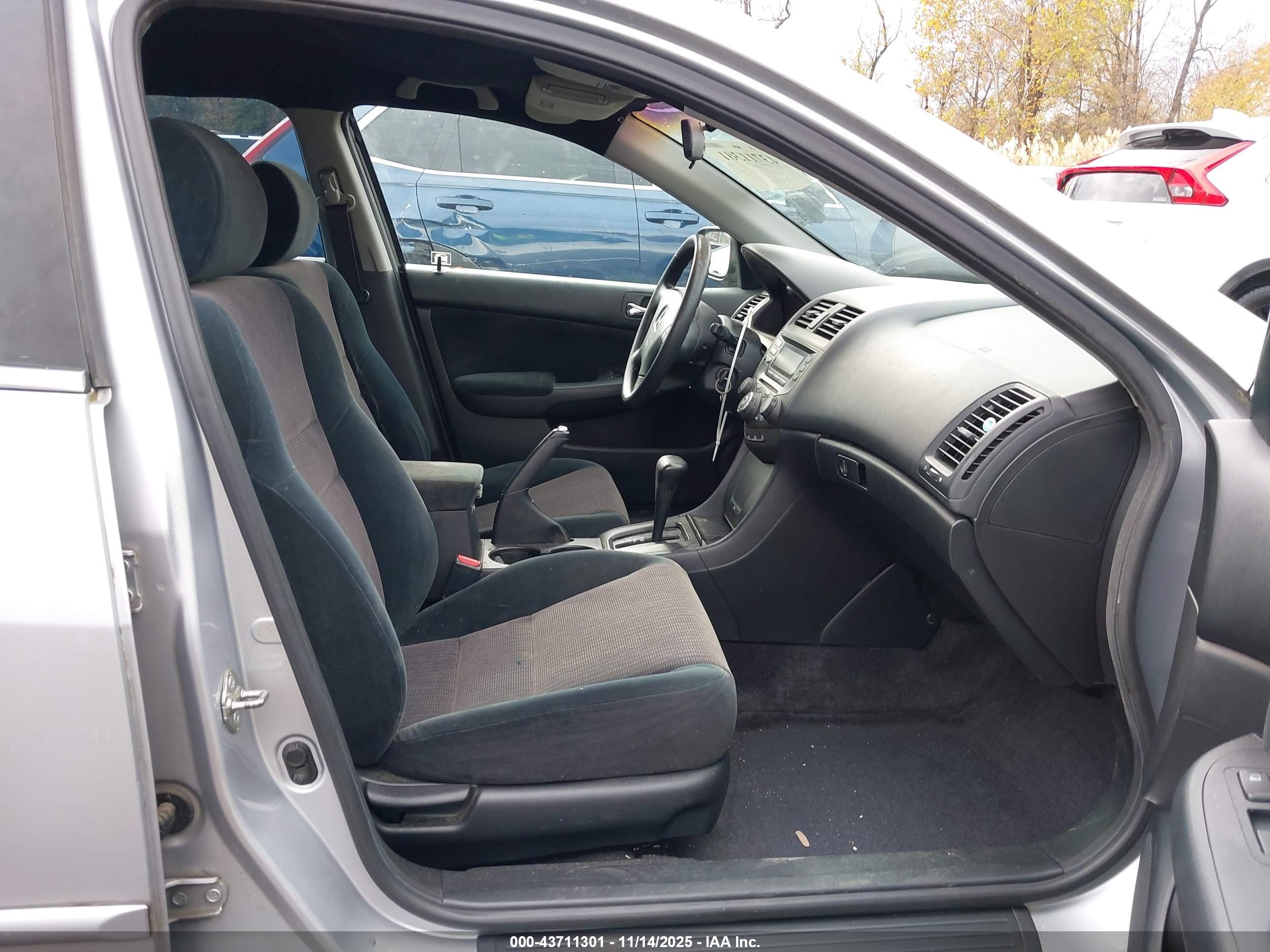 HONDA ACCORD image 5