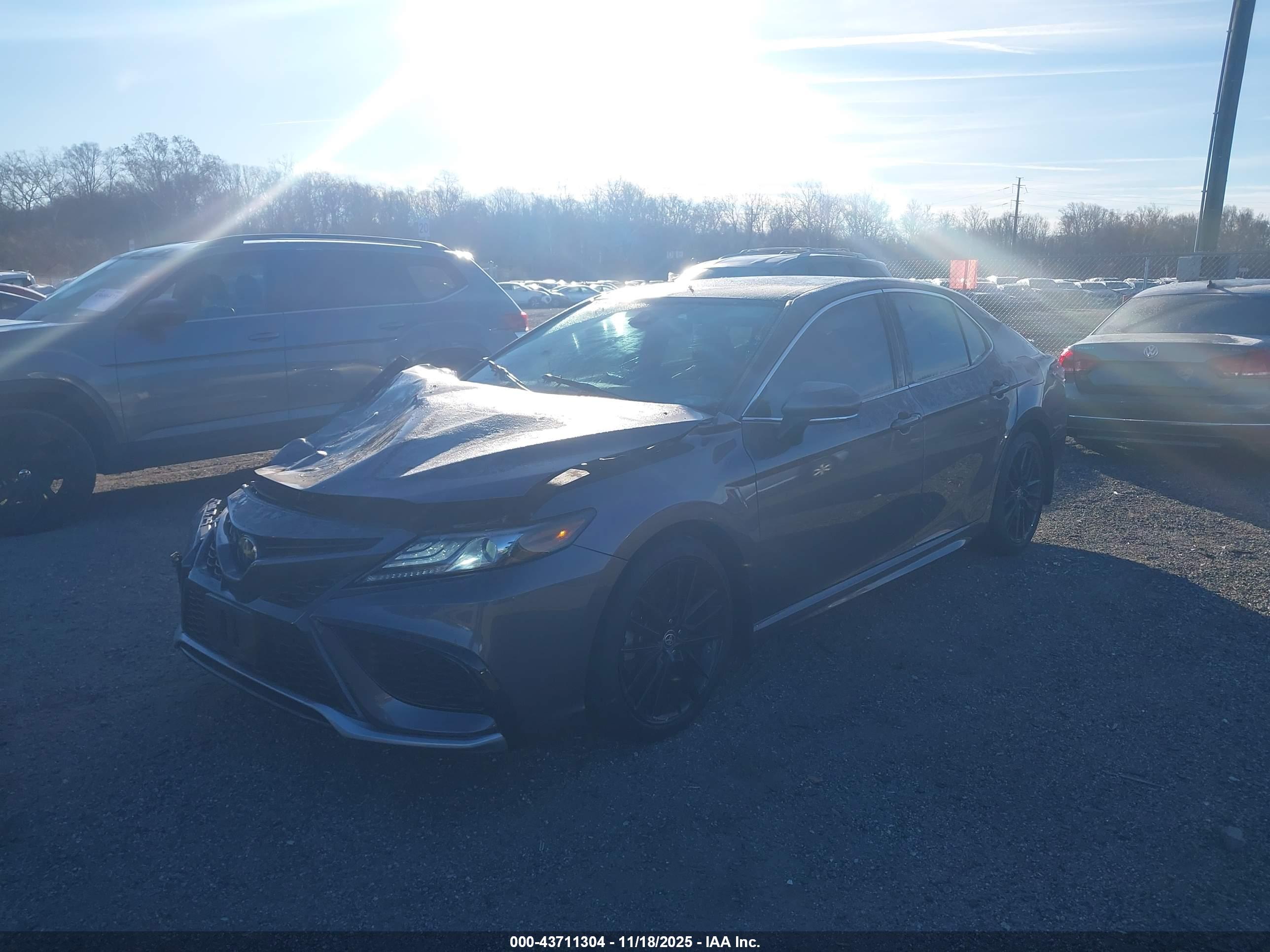 TOYOTA CAMRY image 2