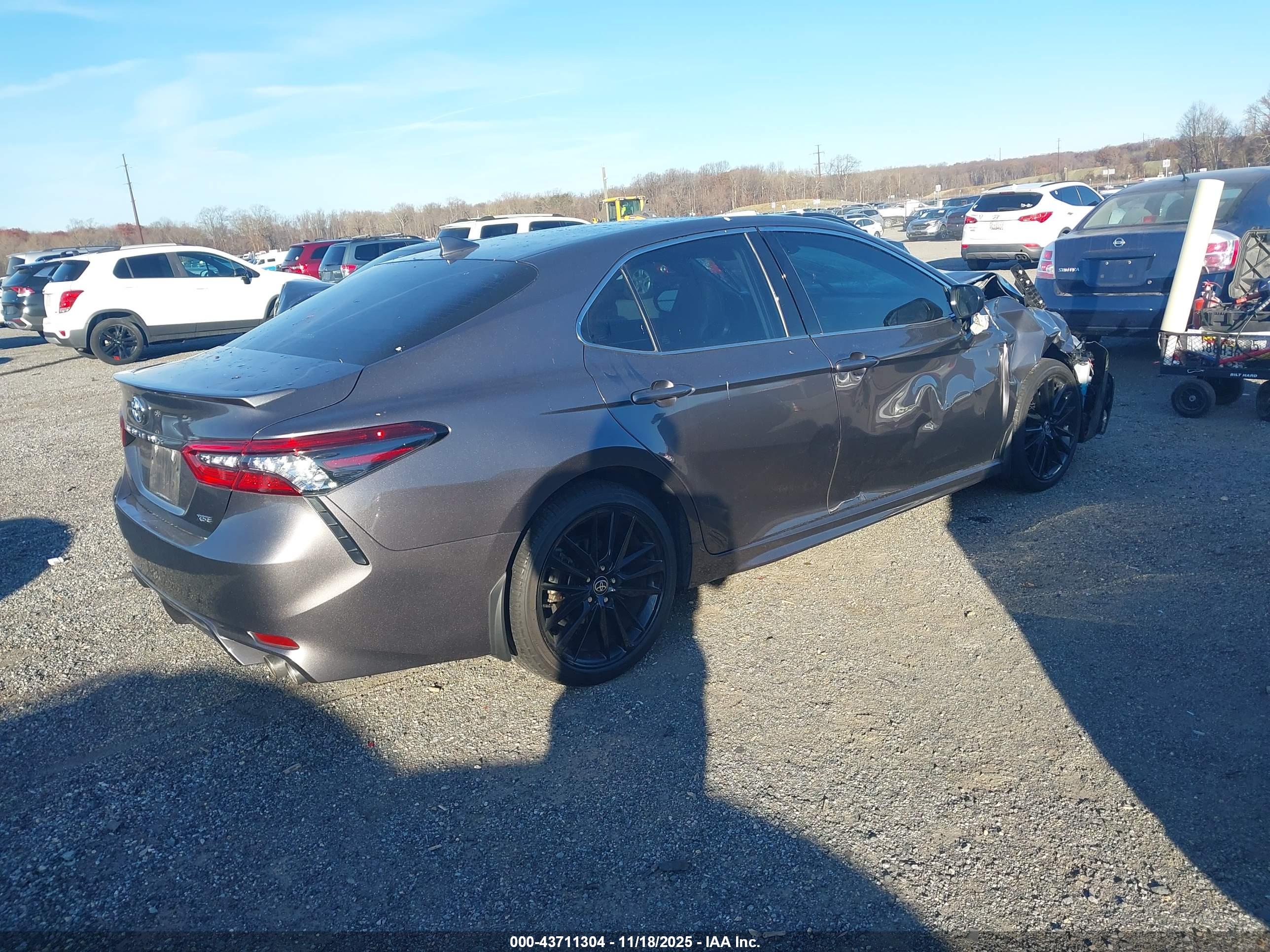 TOYOTA CAMRY image 4