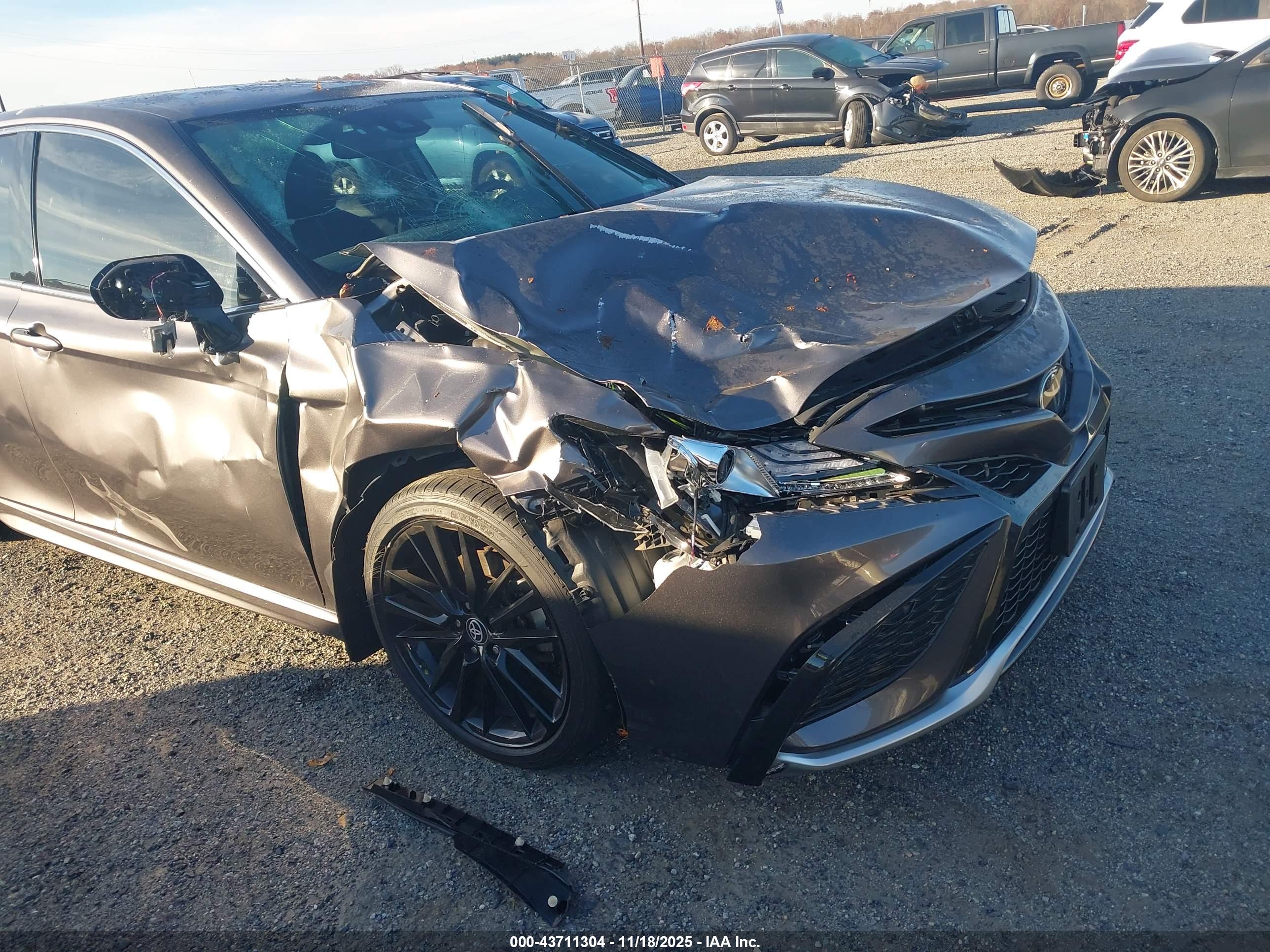 TOYOTA CAMRY image 6