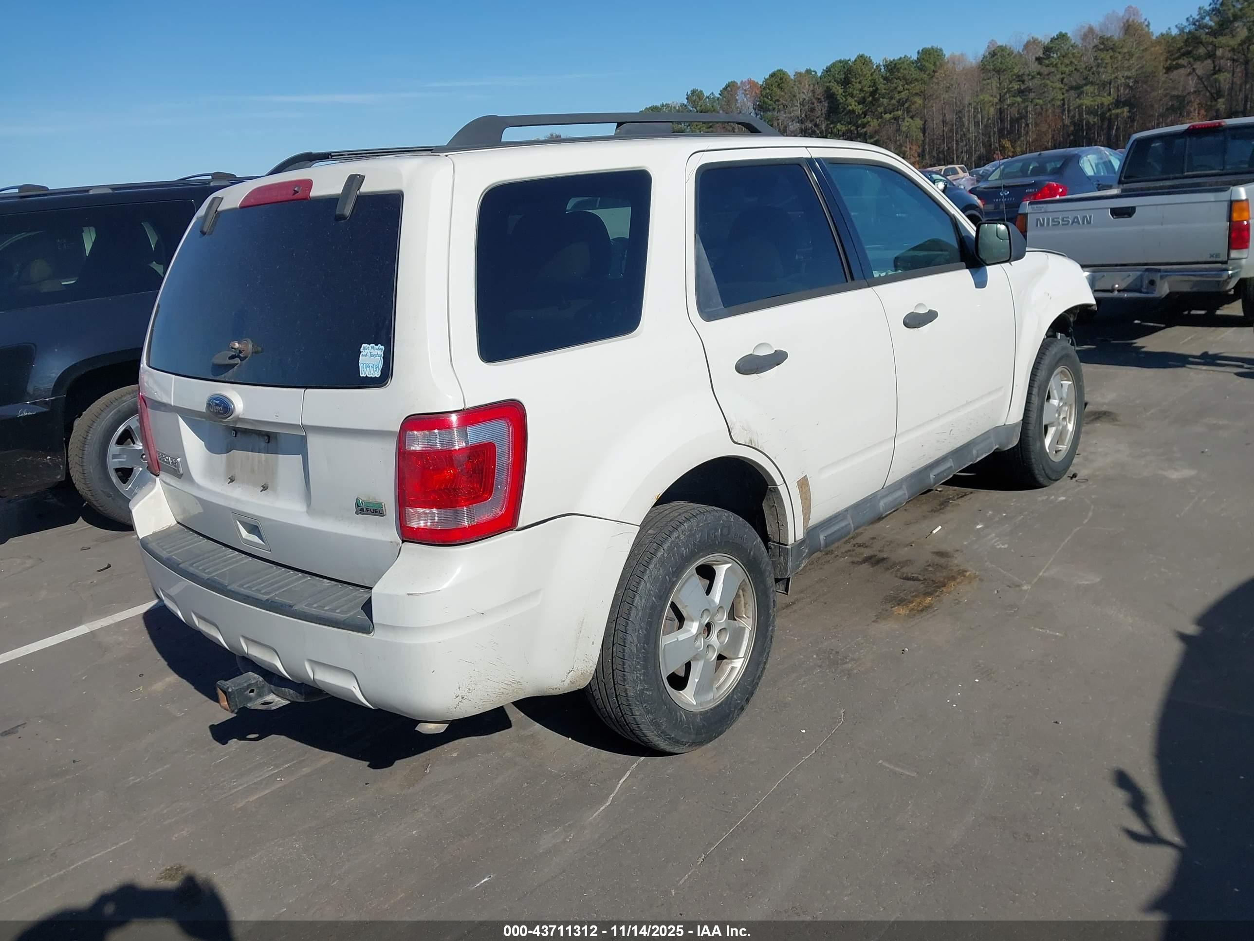 FORD ESCAPE image 4