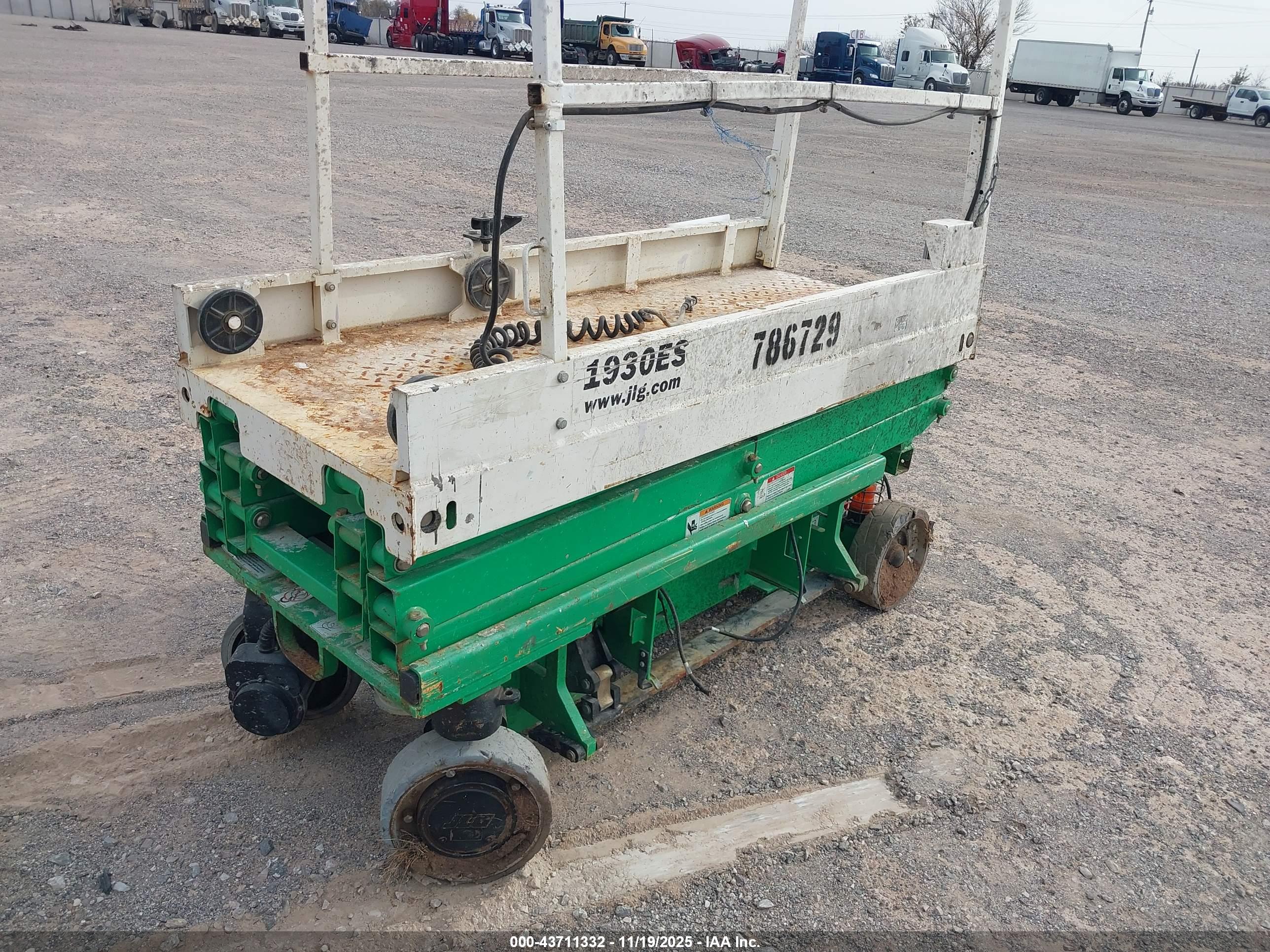 JLG LIFT image 2