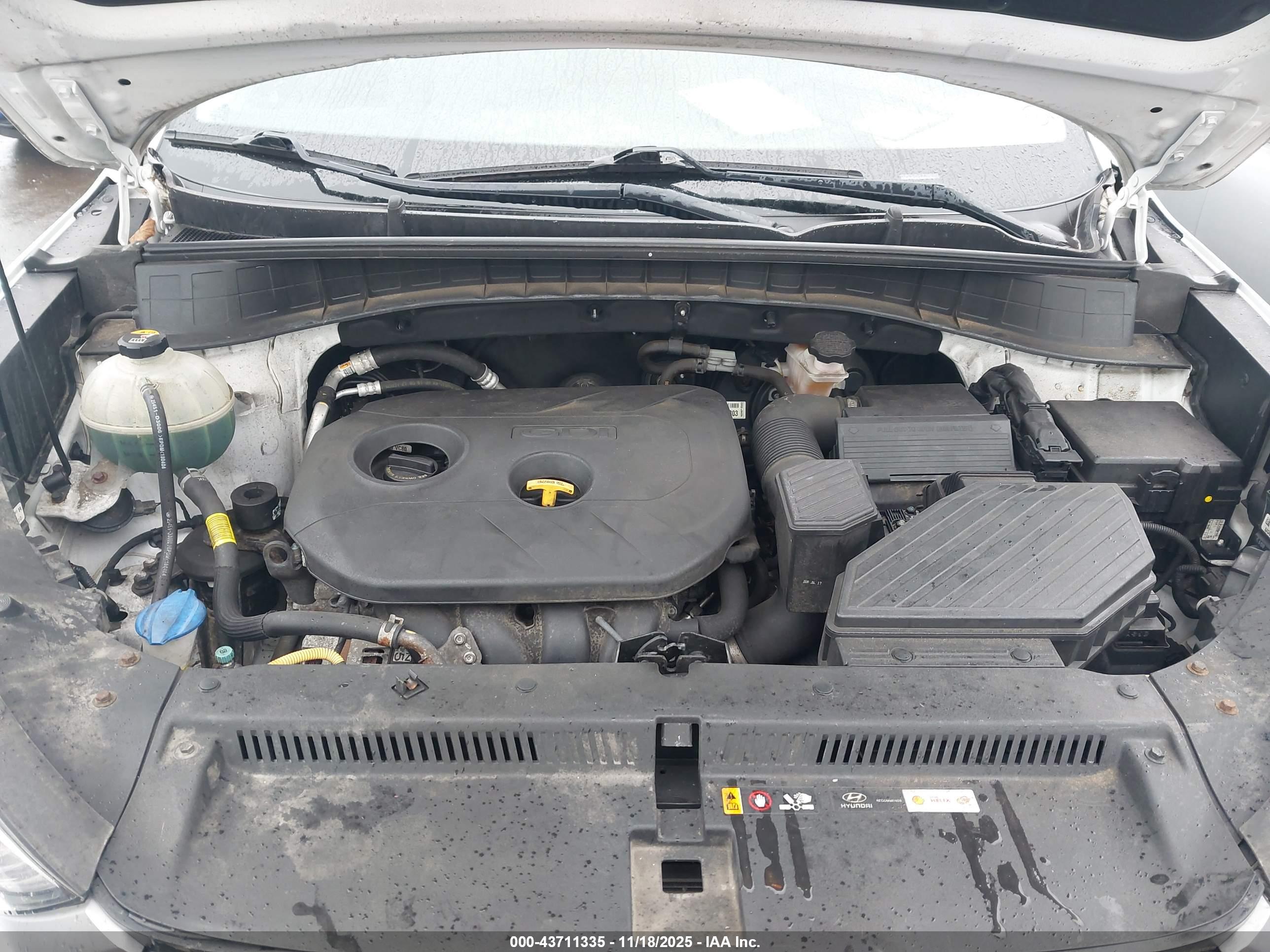 HYUNDAI TUCSON image 10