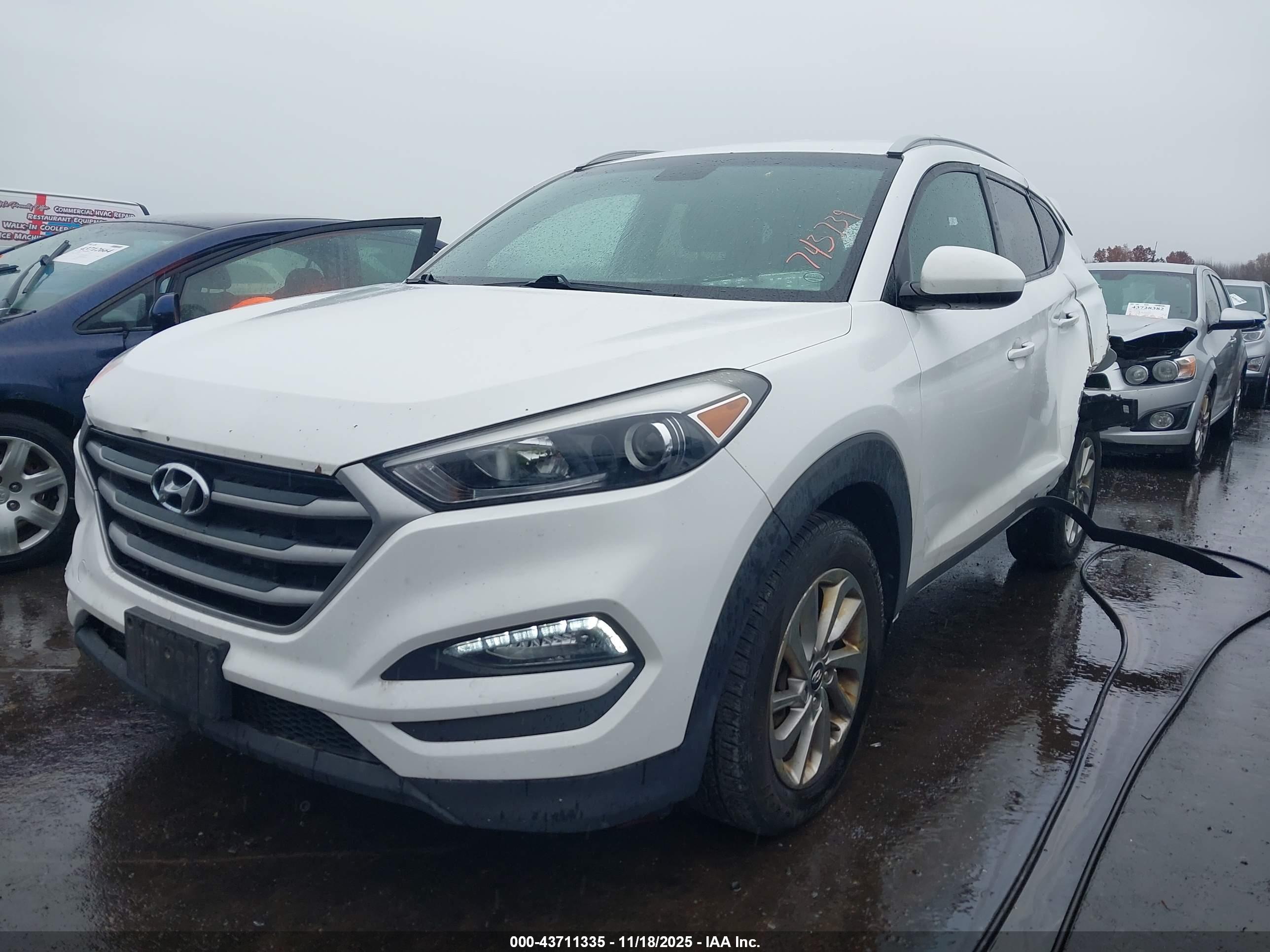 HYUNDAI TUCSON image 2