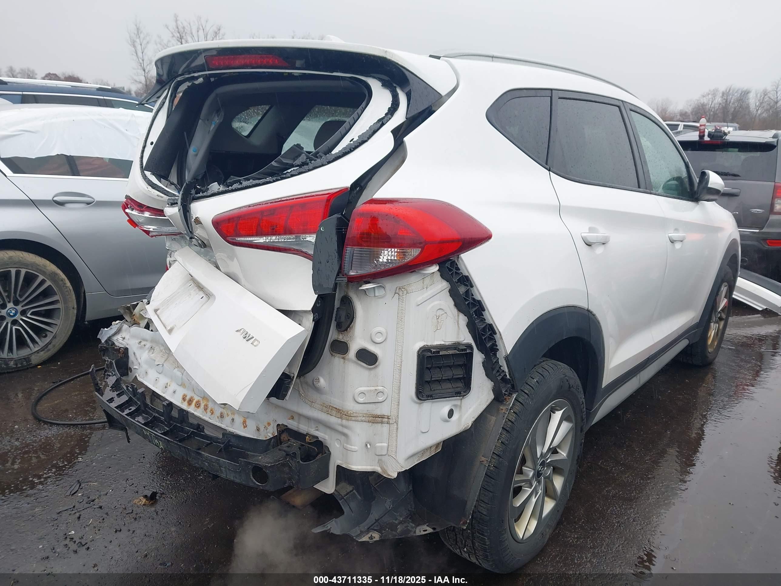 HYUNDAI TUCSON image 4