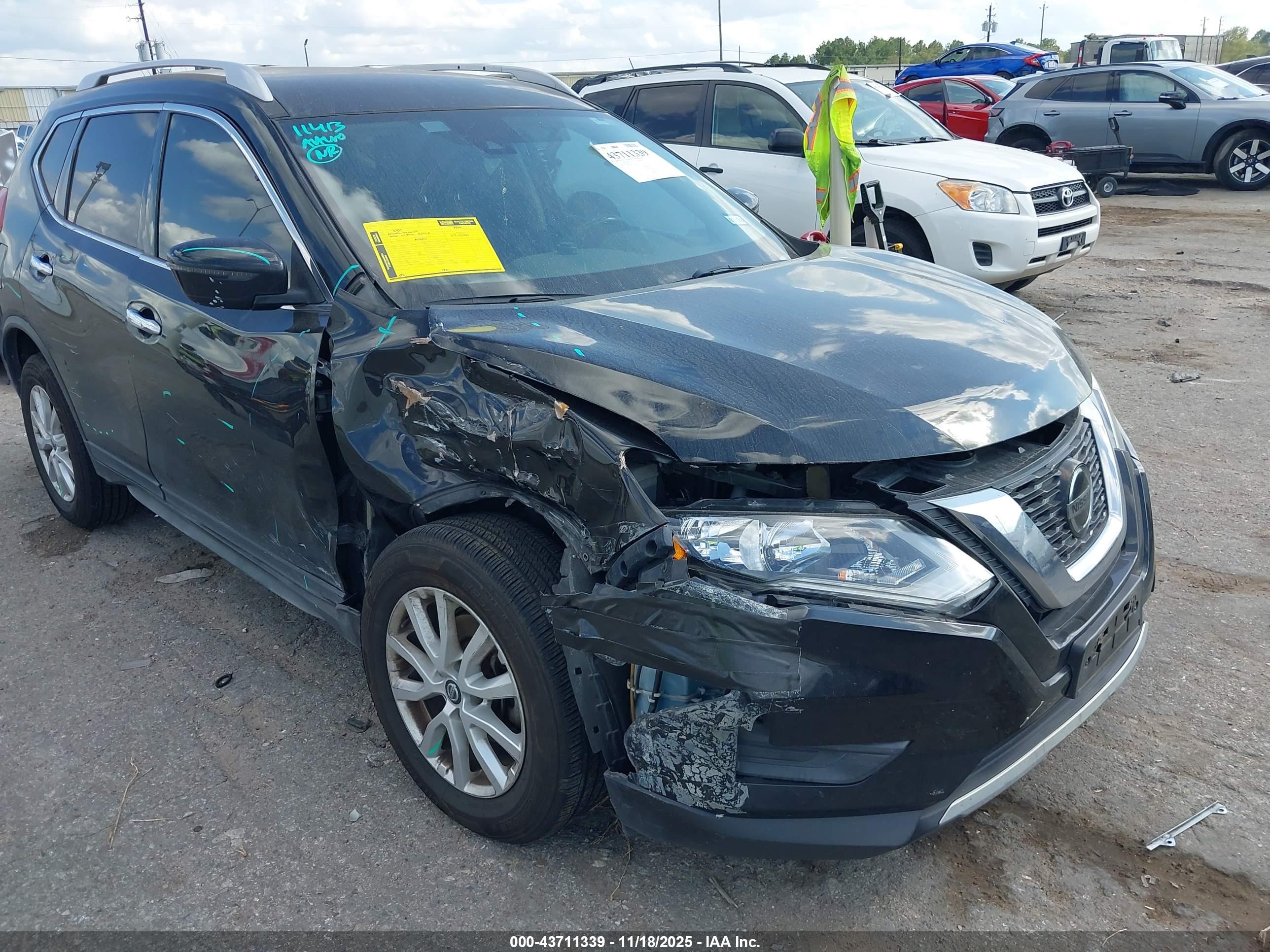 NISSAN ROGUE image 6
