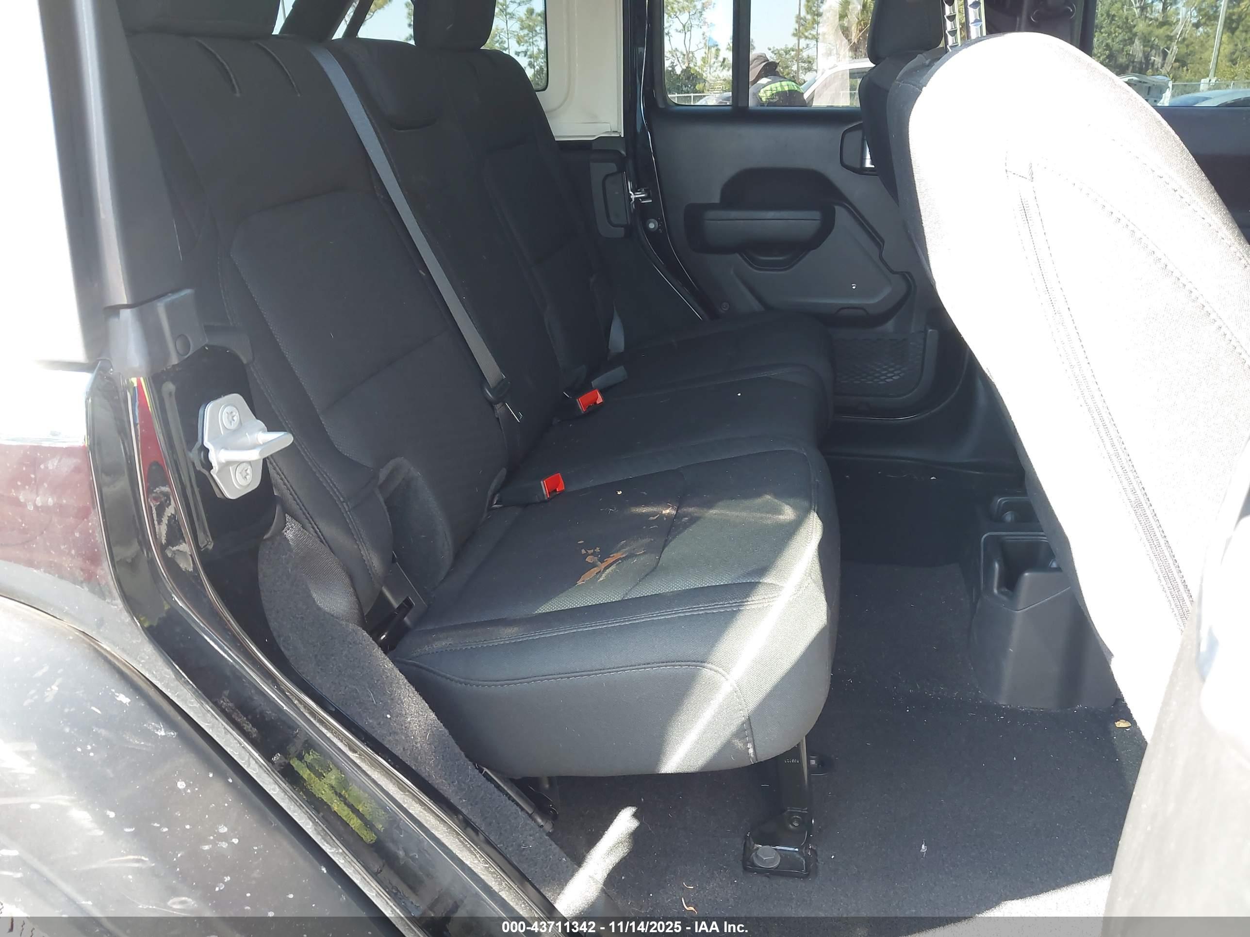 JEEP WRANGLER image 8