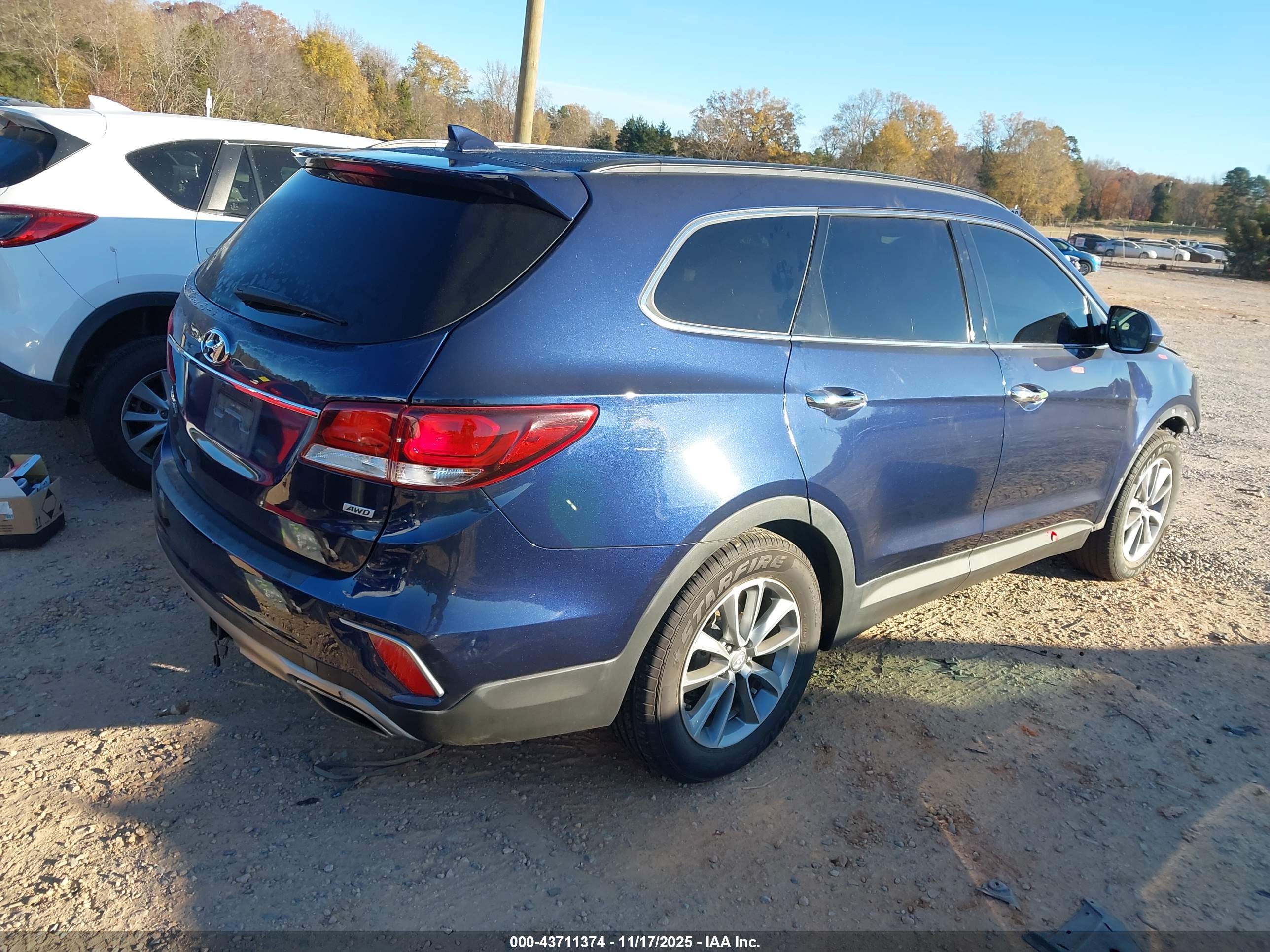 HYUNDAI SANTA image 4