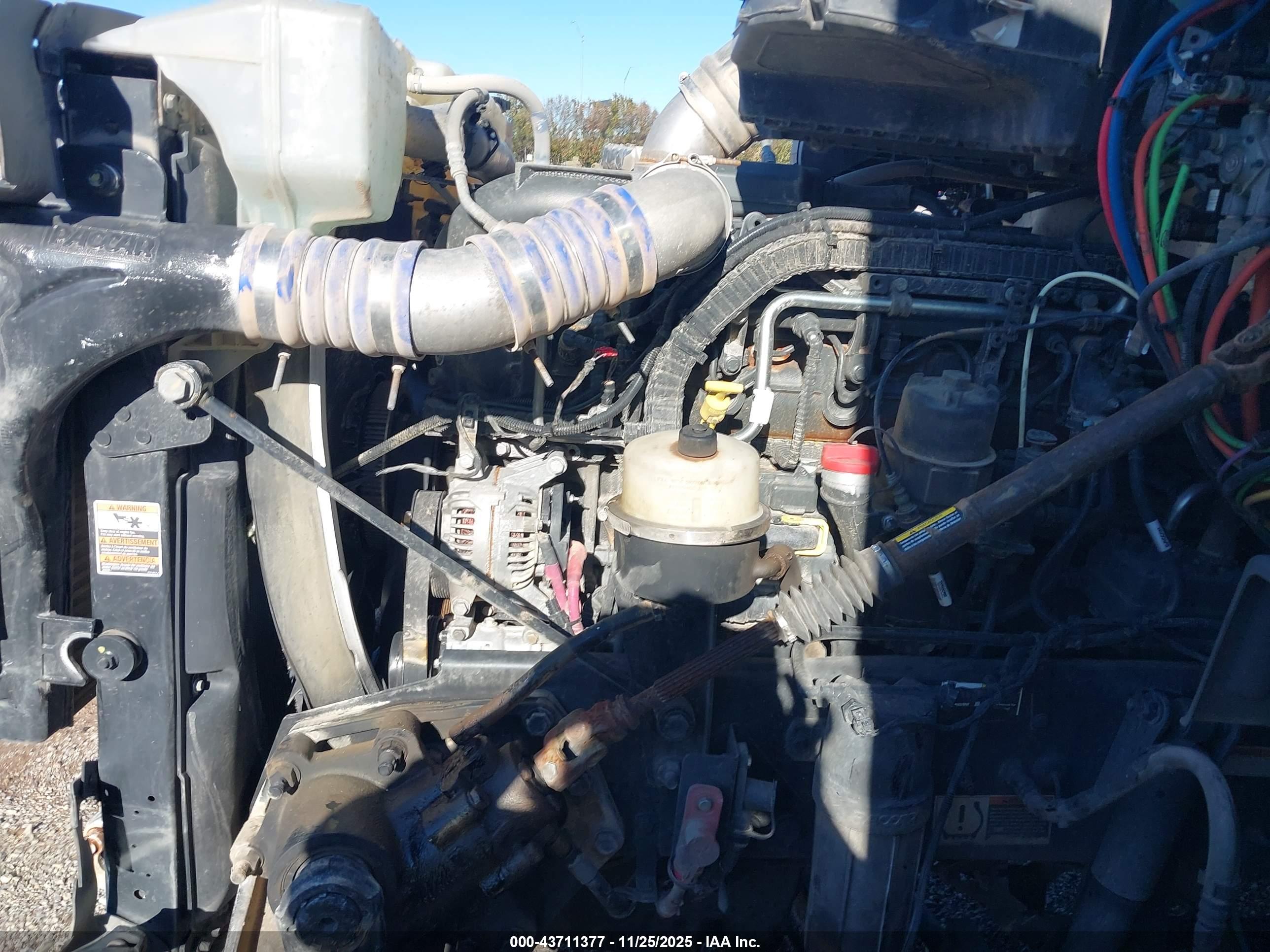 PETERBILT 579 image 10