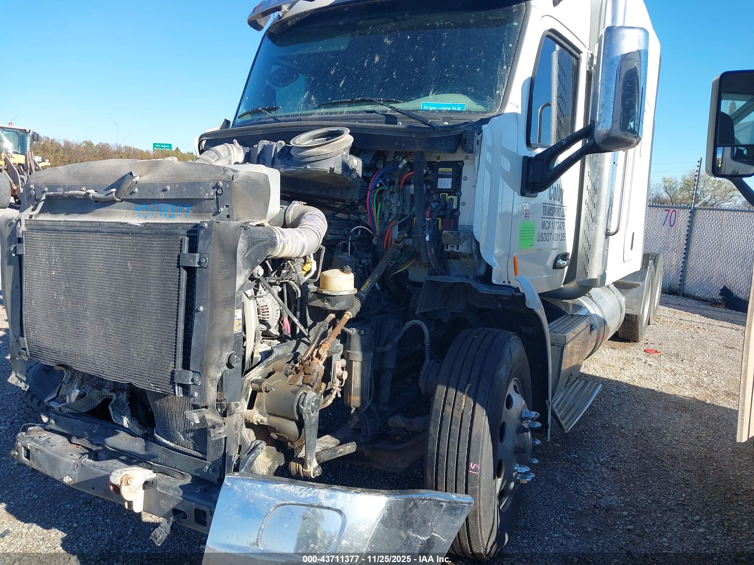 PETERBILT 579 image 2