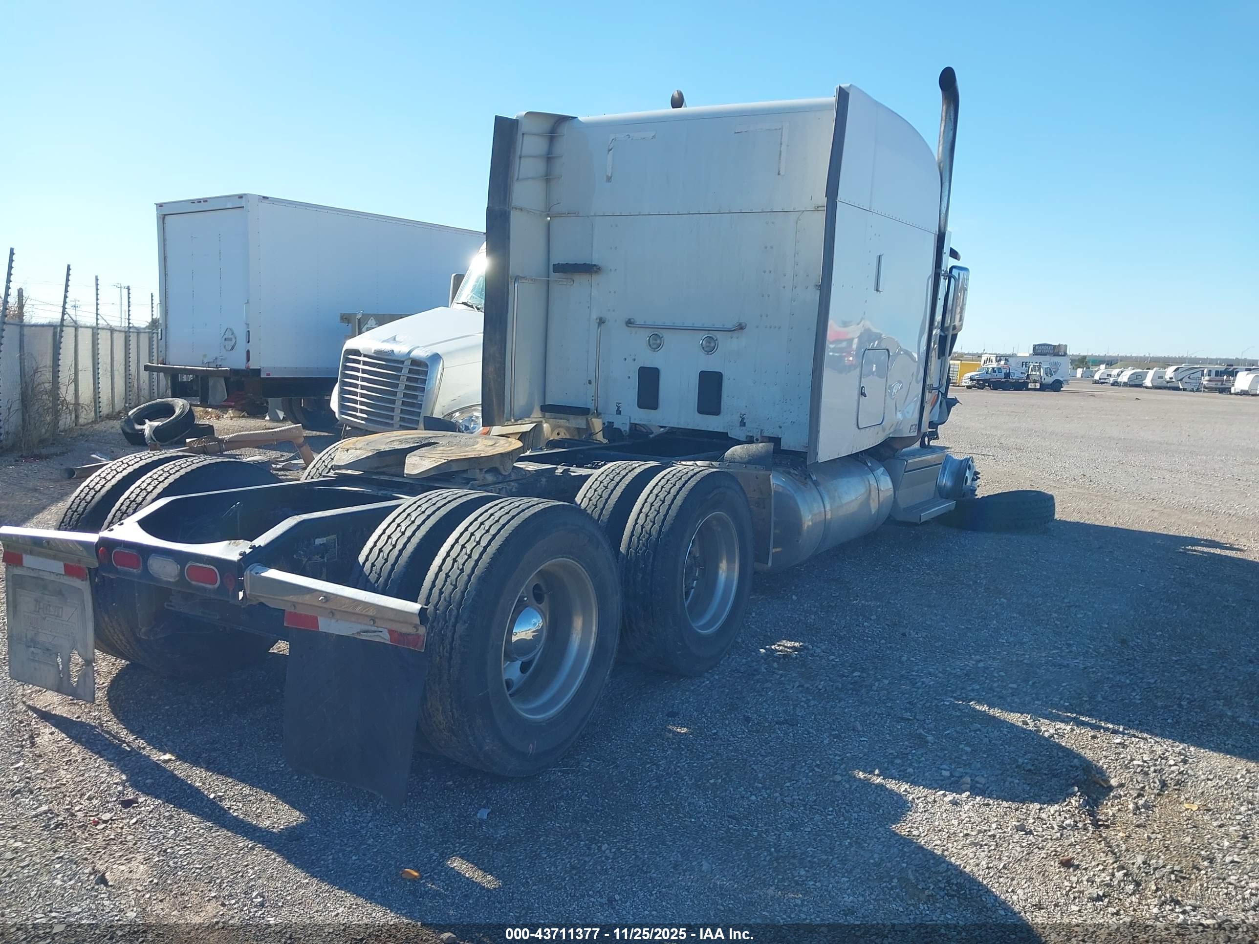 PETERBILT 579 image 4