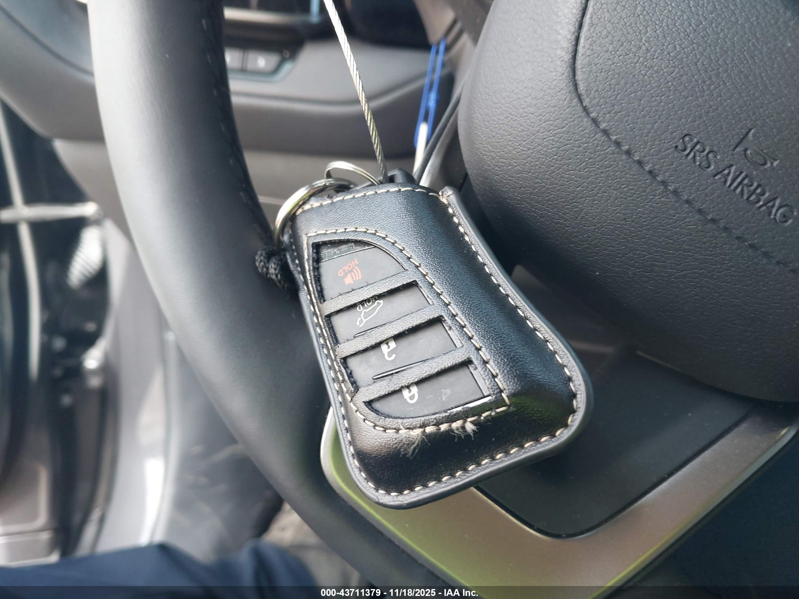 LEXUS TX image 11