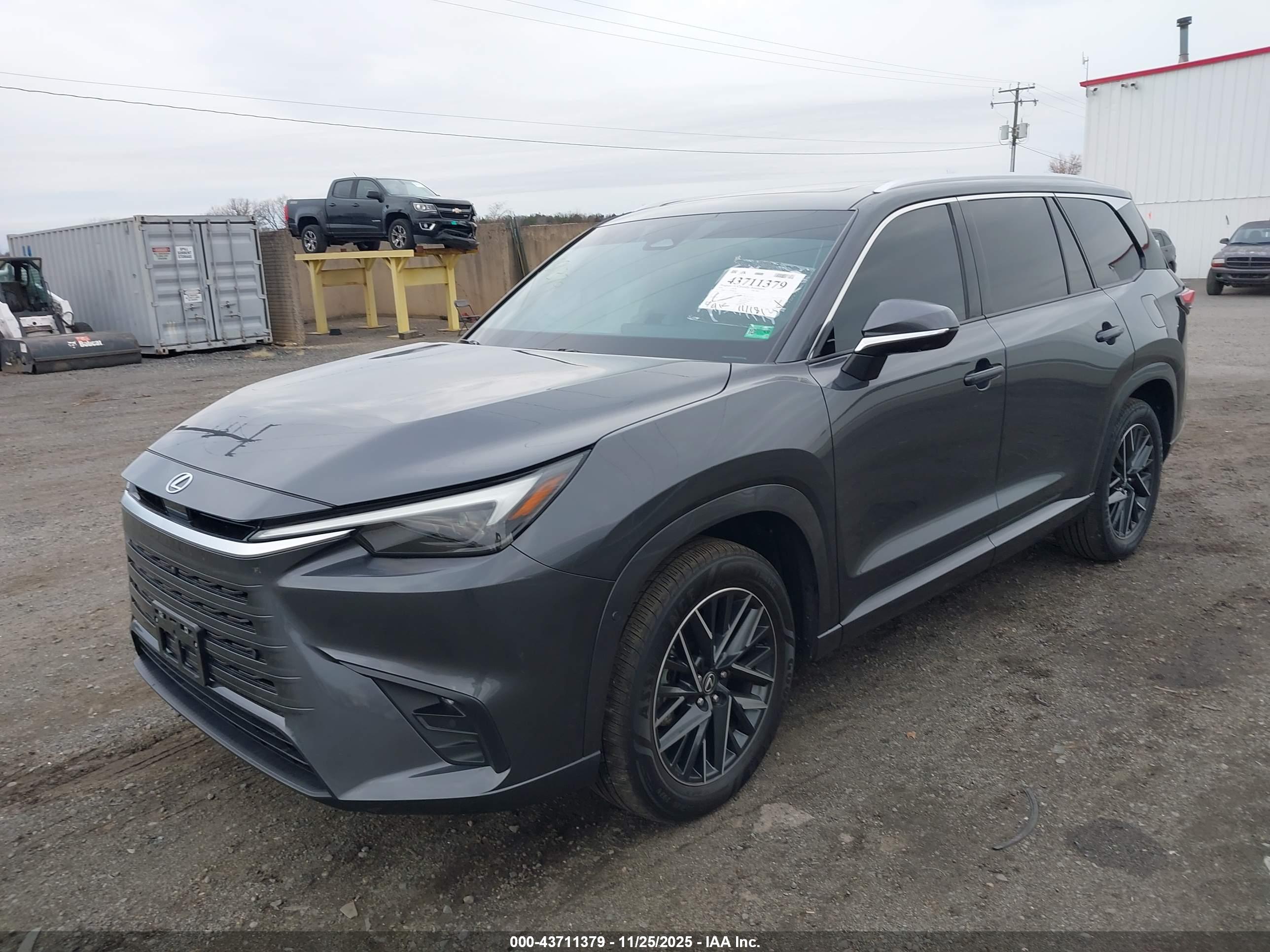 LEXUS TX image 2