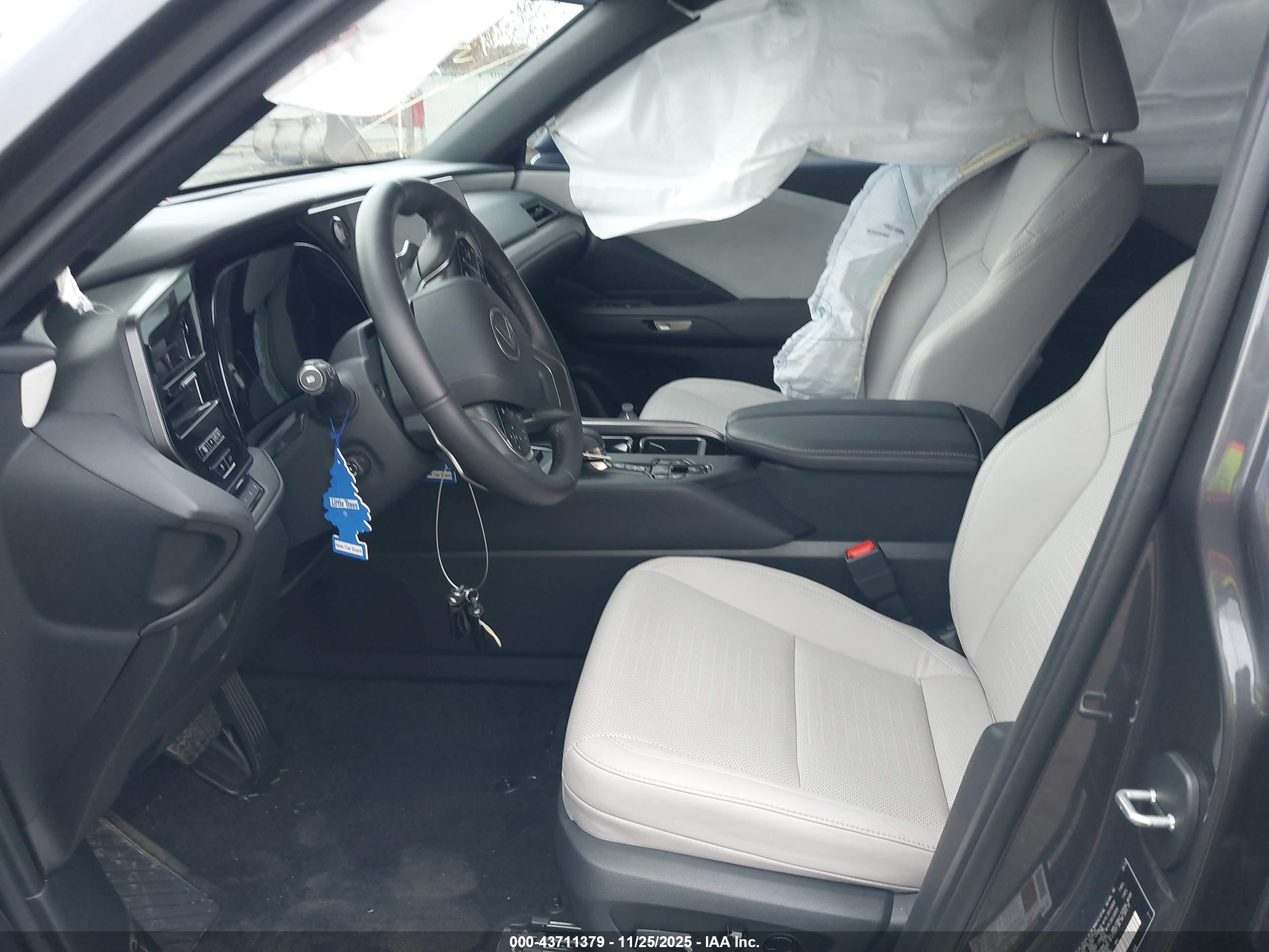 LEXUS TX image 5