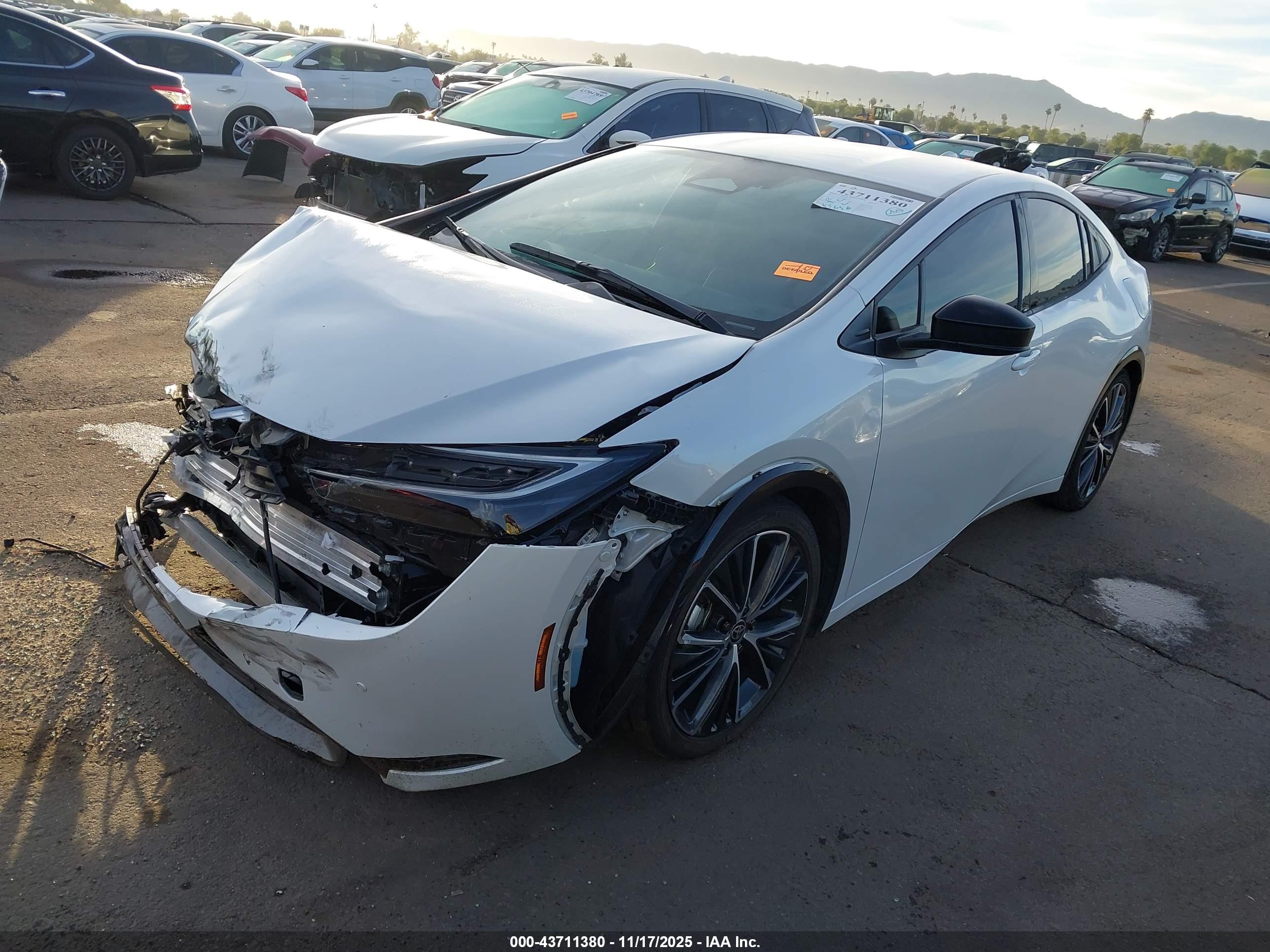 TOYOTA PRIUS image 2