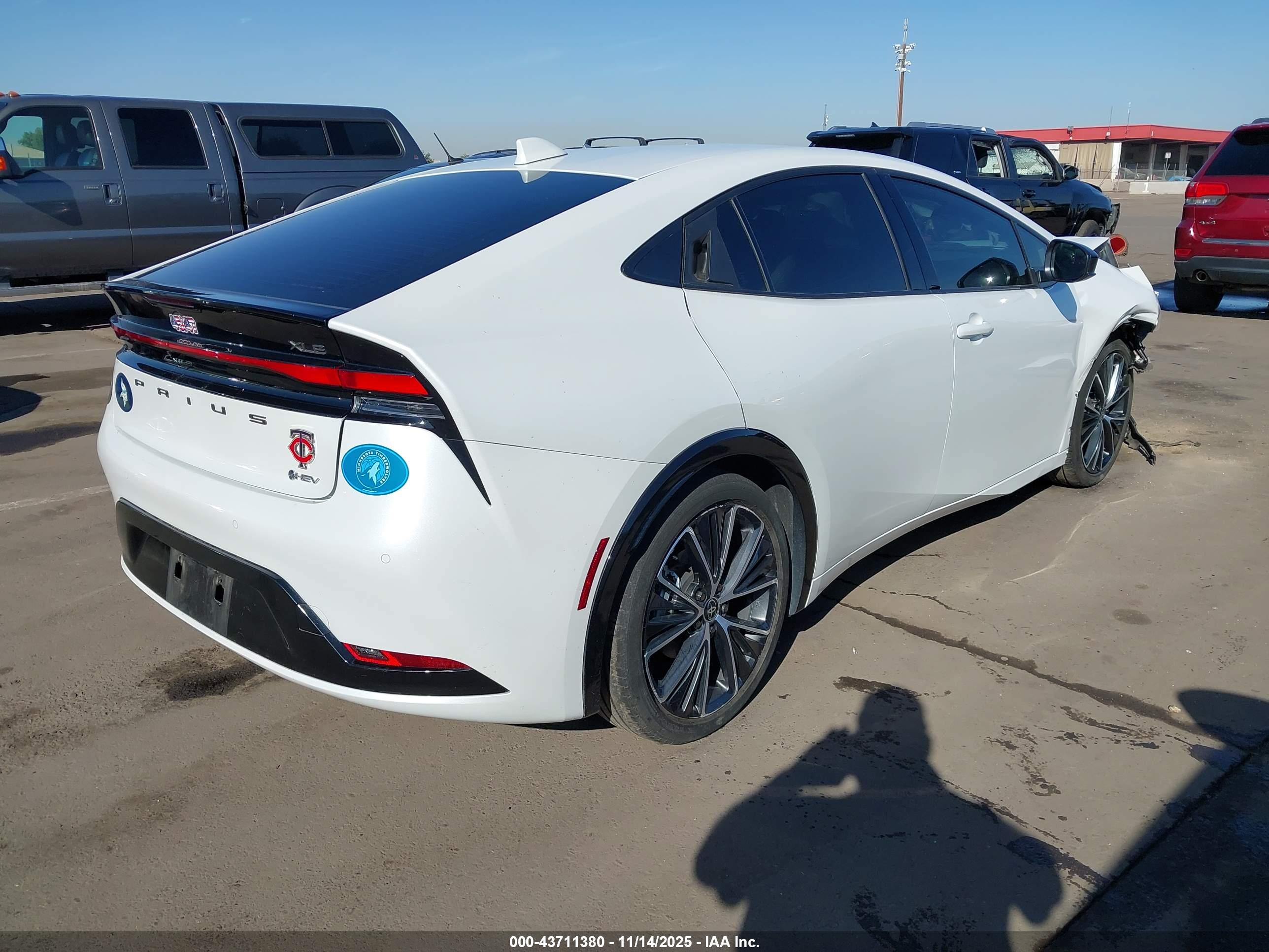 TOYOTA PRIUS image 4