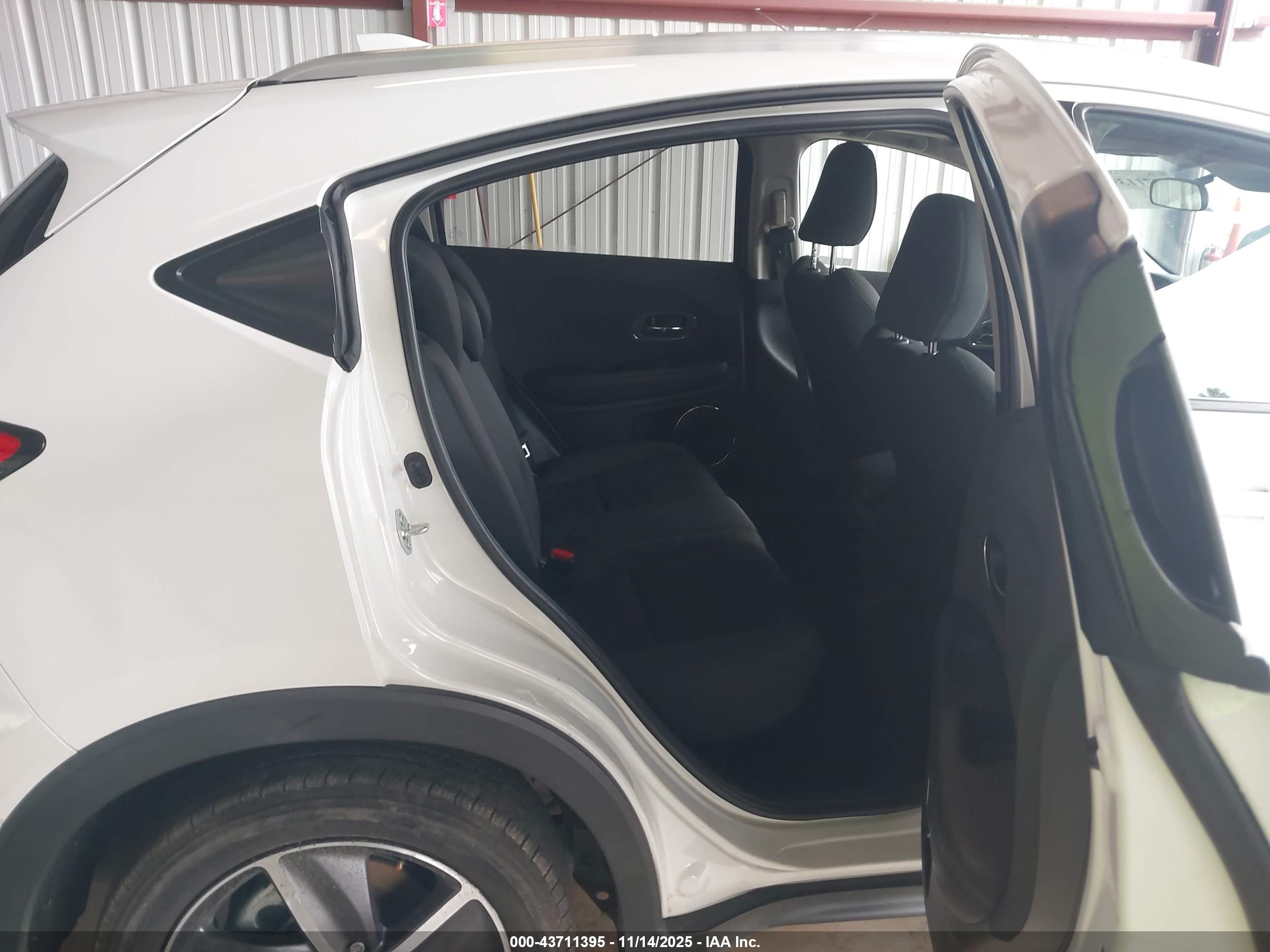 HONDA HR-V image 8